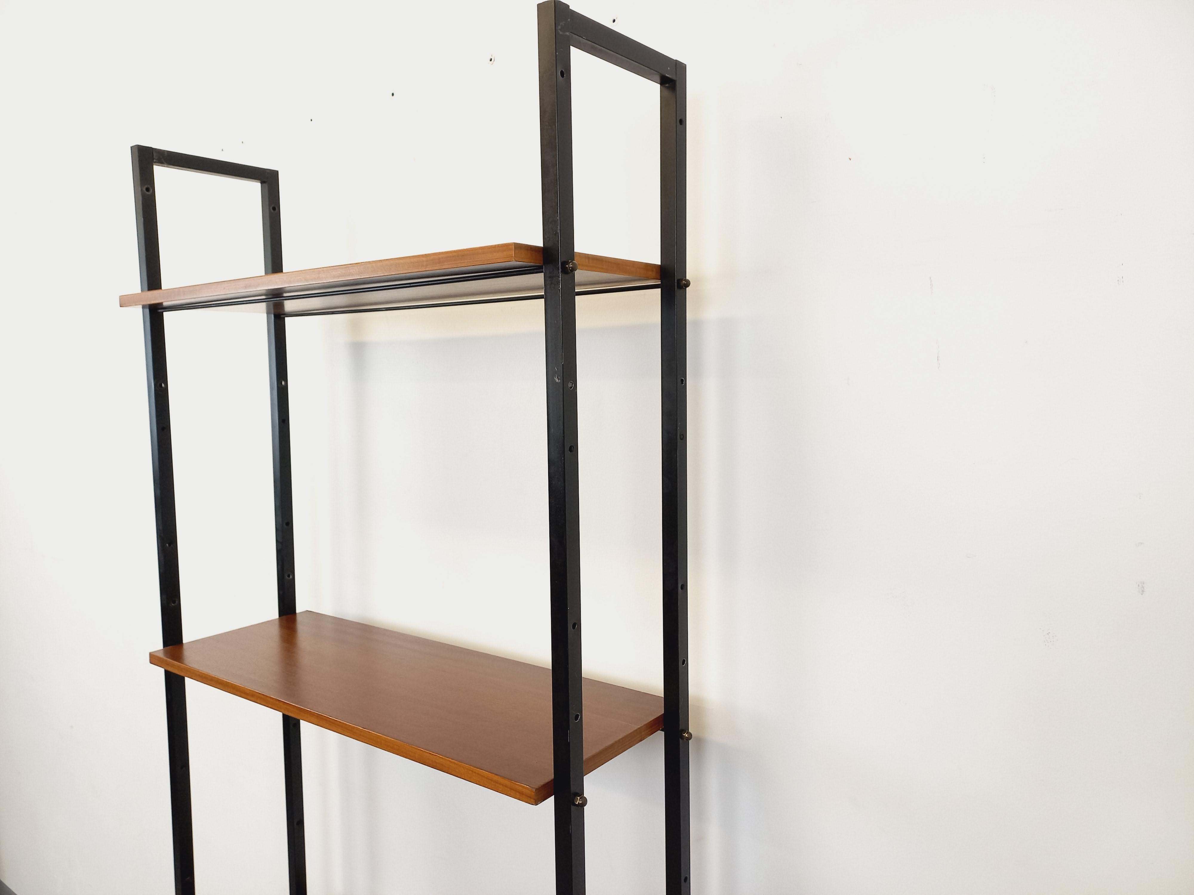 Bibliothèque étagère italienne modulable vintage en teck et métal des années 60 in vendita 4