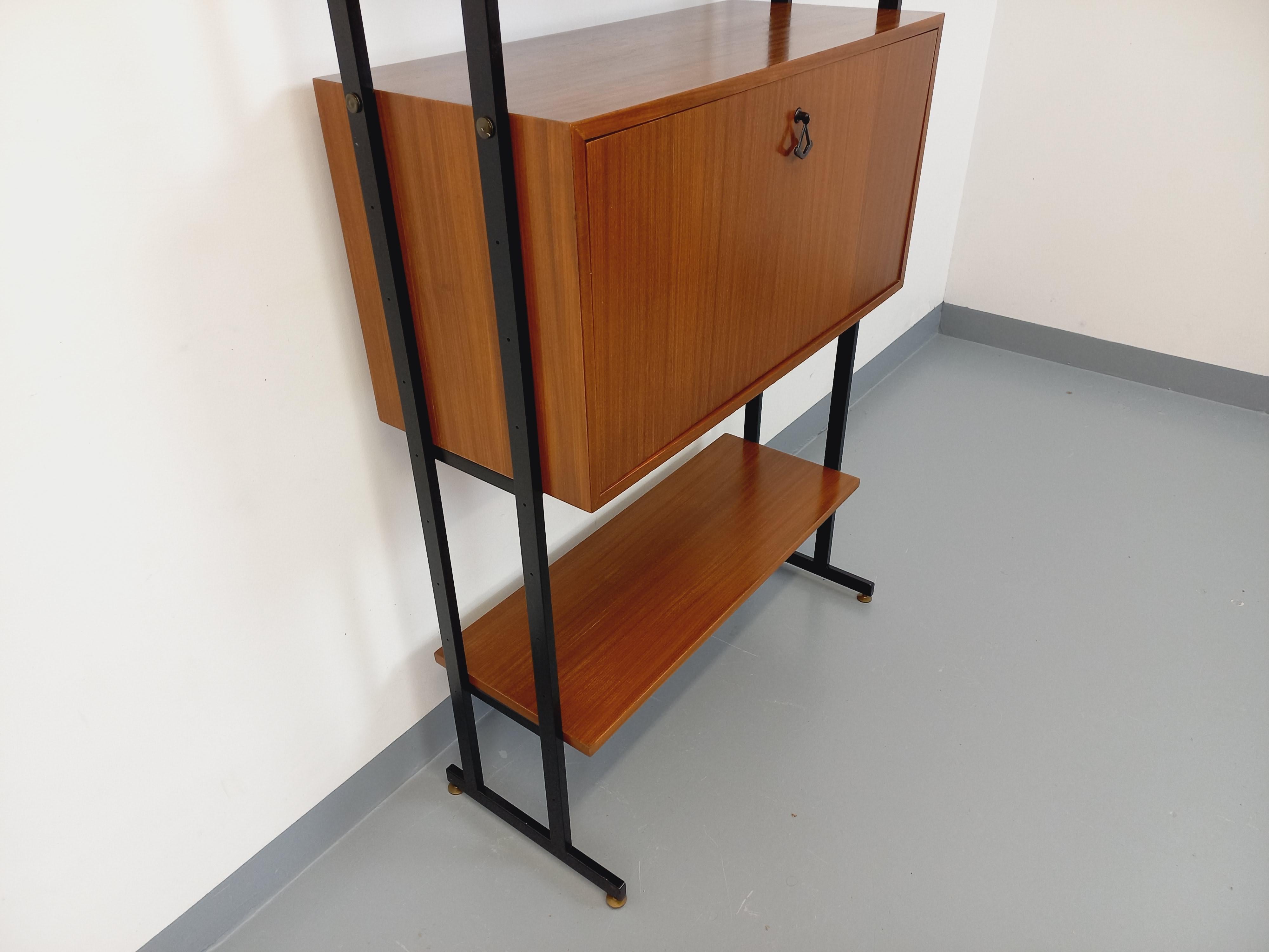 Italian Bibliothèque étagère italienne modulable vintage en teck et métal des années 60