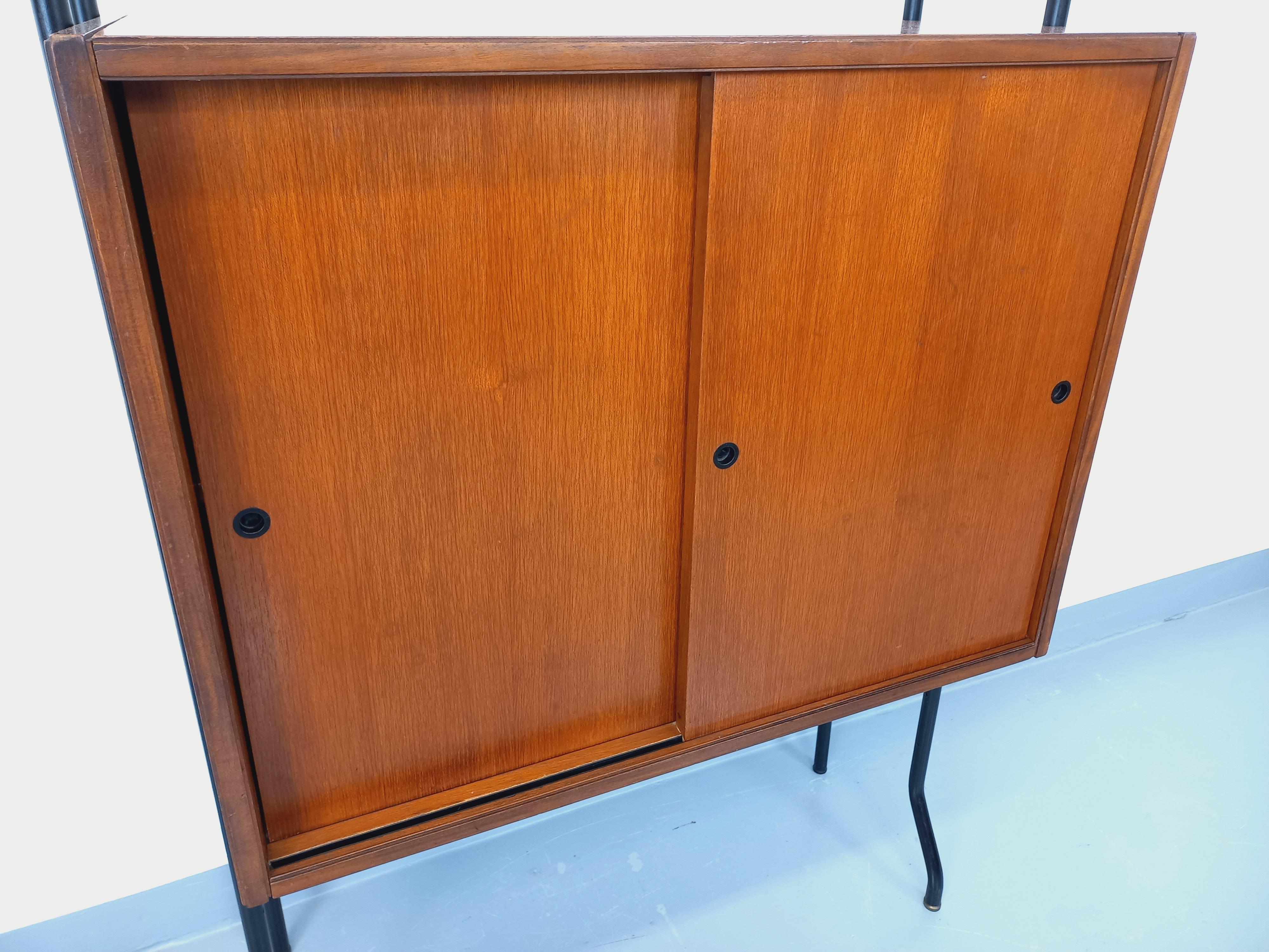 Bibliothèque étagère italienne modulable vintage en teck et métal des années 60 en vente 1