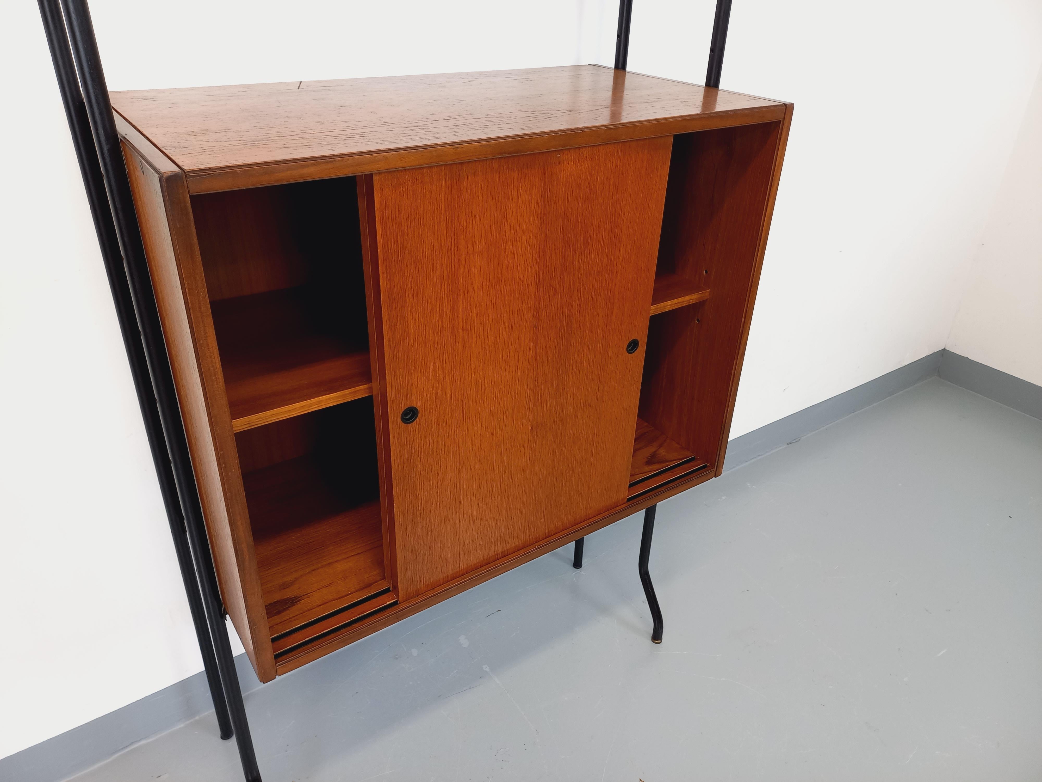 Bibliothèque étagère italienne modulable vintage en teck et métal des années 60 en vente 2
