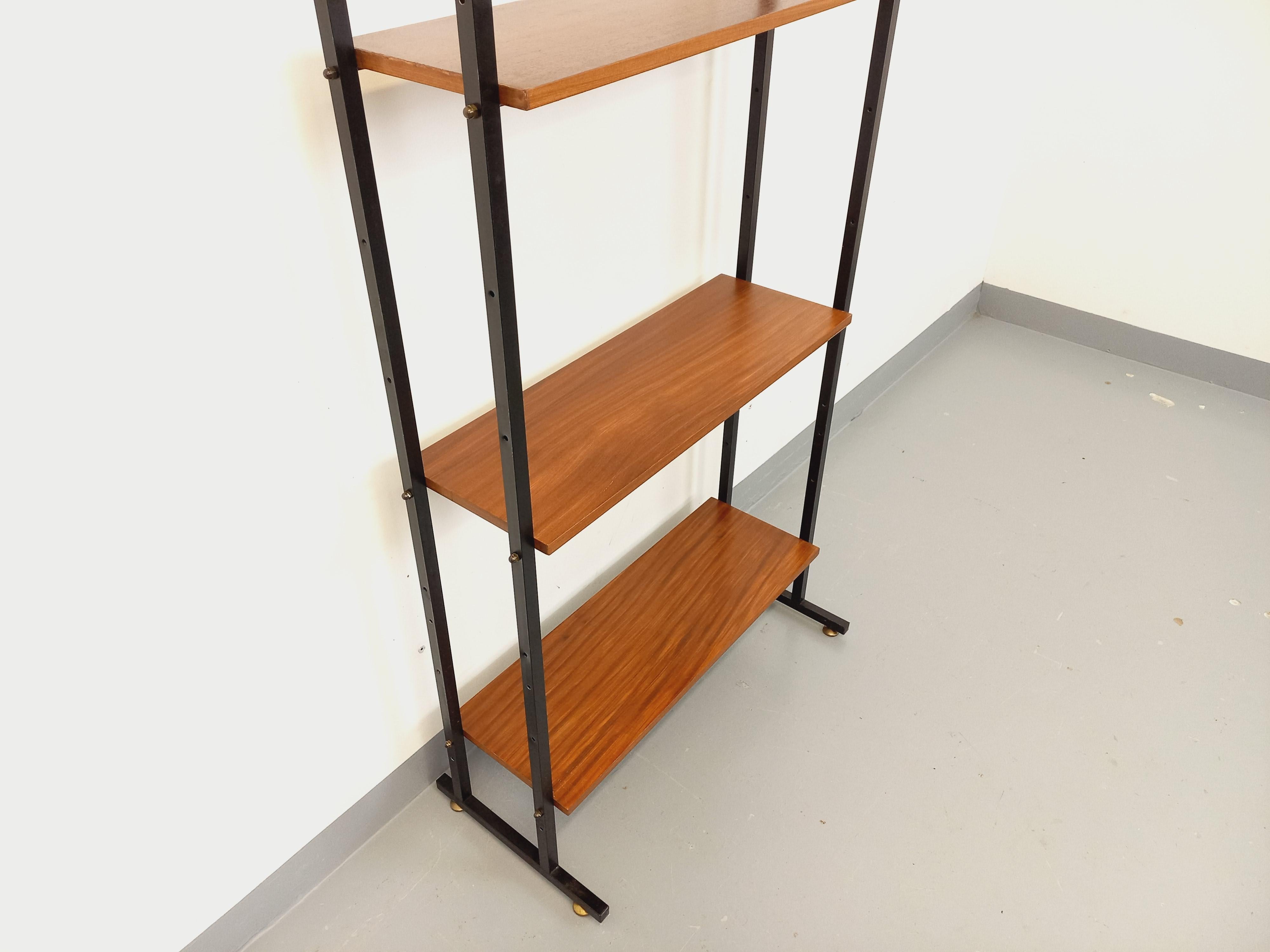 Bibliothèque étagère italienne modulable vintage en teck et métal des années 60 in vendita 2