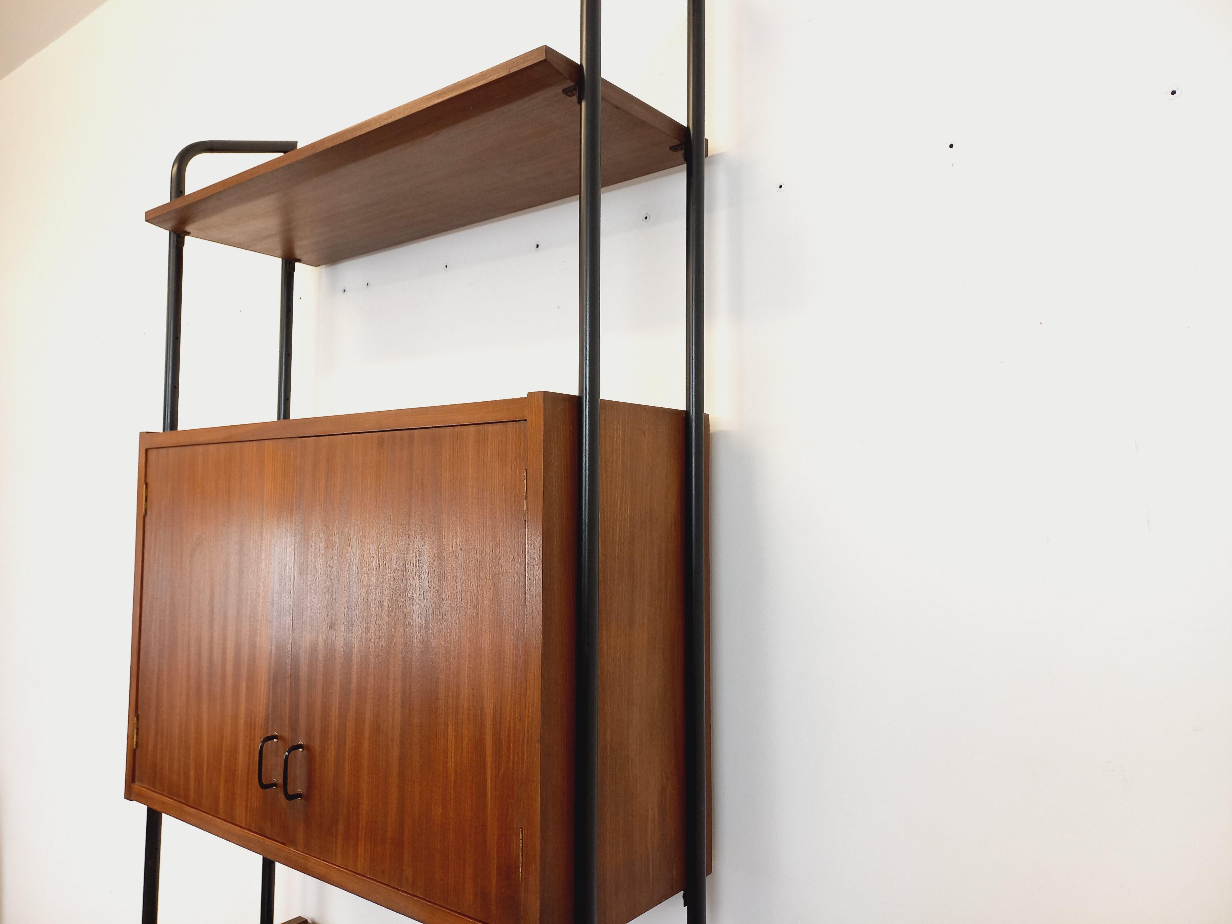 Bibliothèque étagère italienne modulable vintage en teck, métal et mélaminé en venta 13