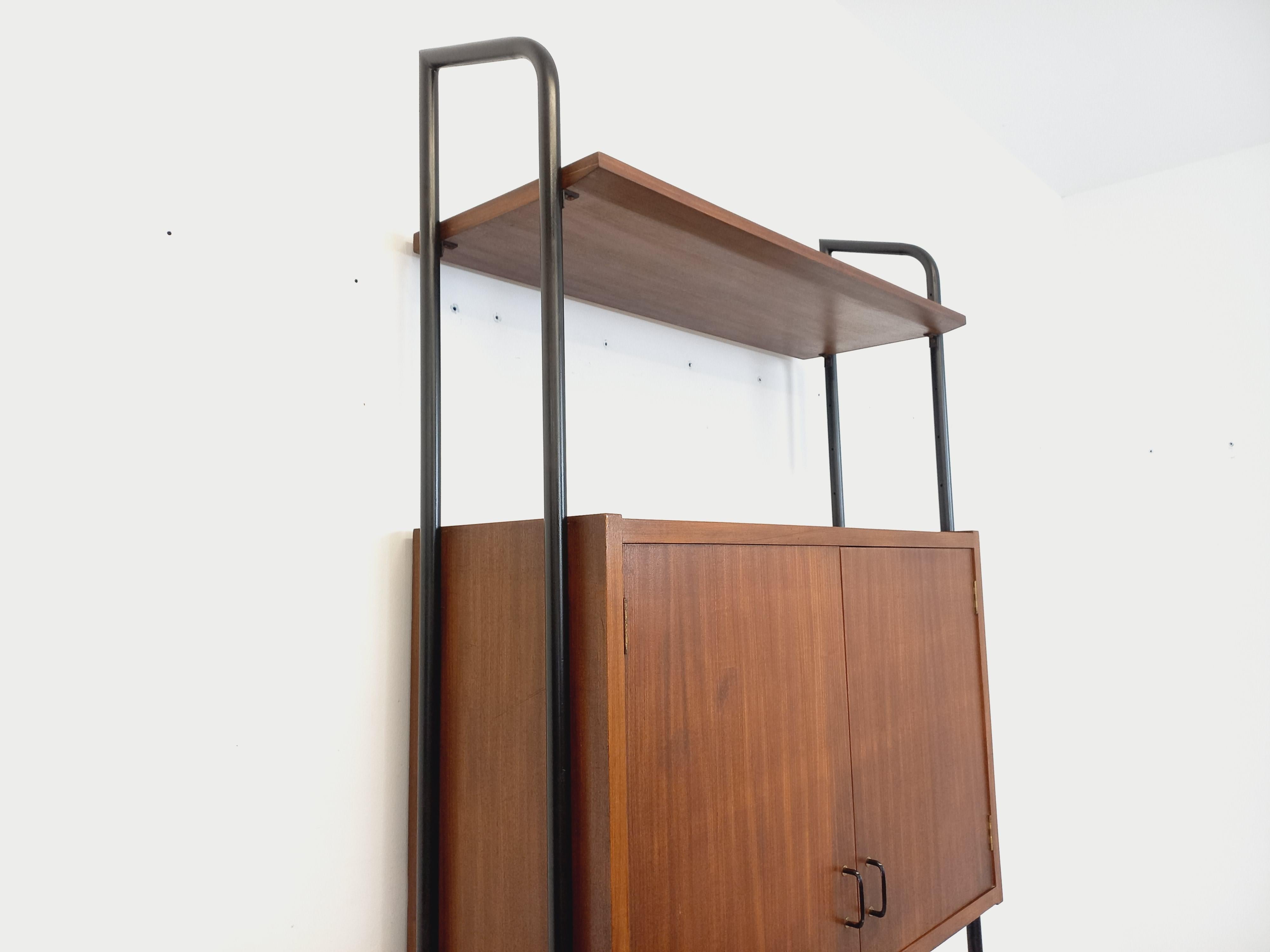 Bibliothèque étagère italienne modulable vintage en teck, métal et mélaminé en venta 2