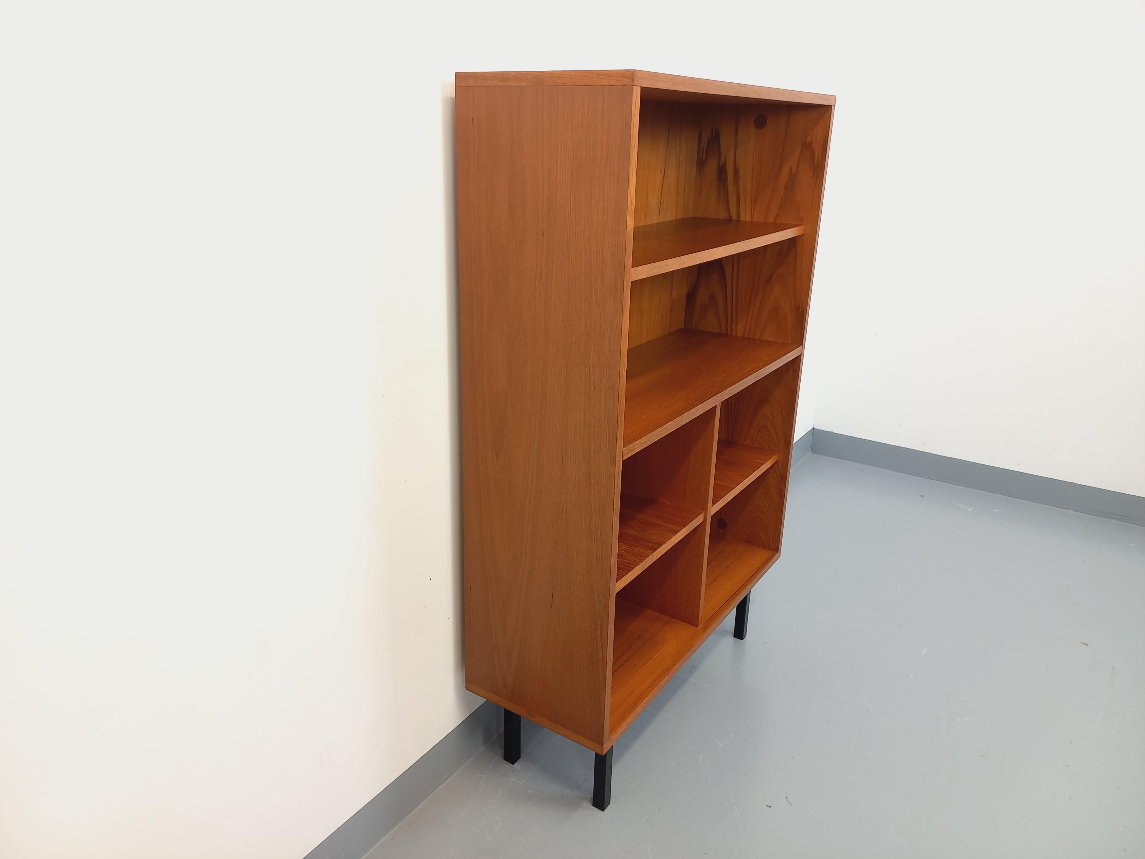 Modulare Bibliothèque étagère im skandinavisch-modernen Vintage-Stil aus Teakholz (Skandinavische Moderne) im Angebot
