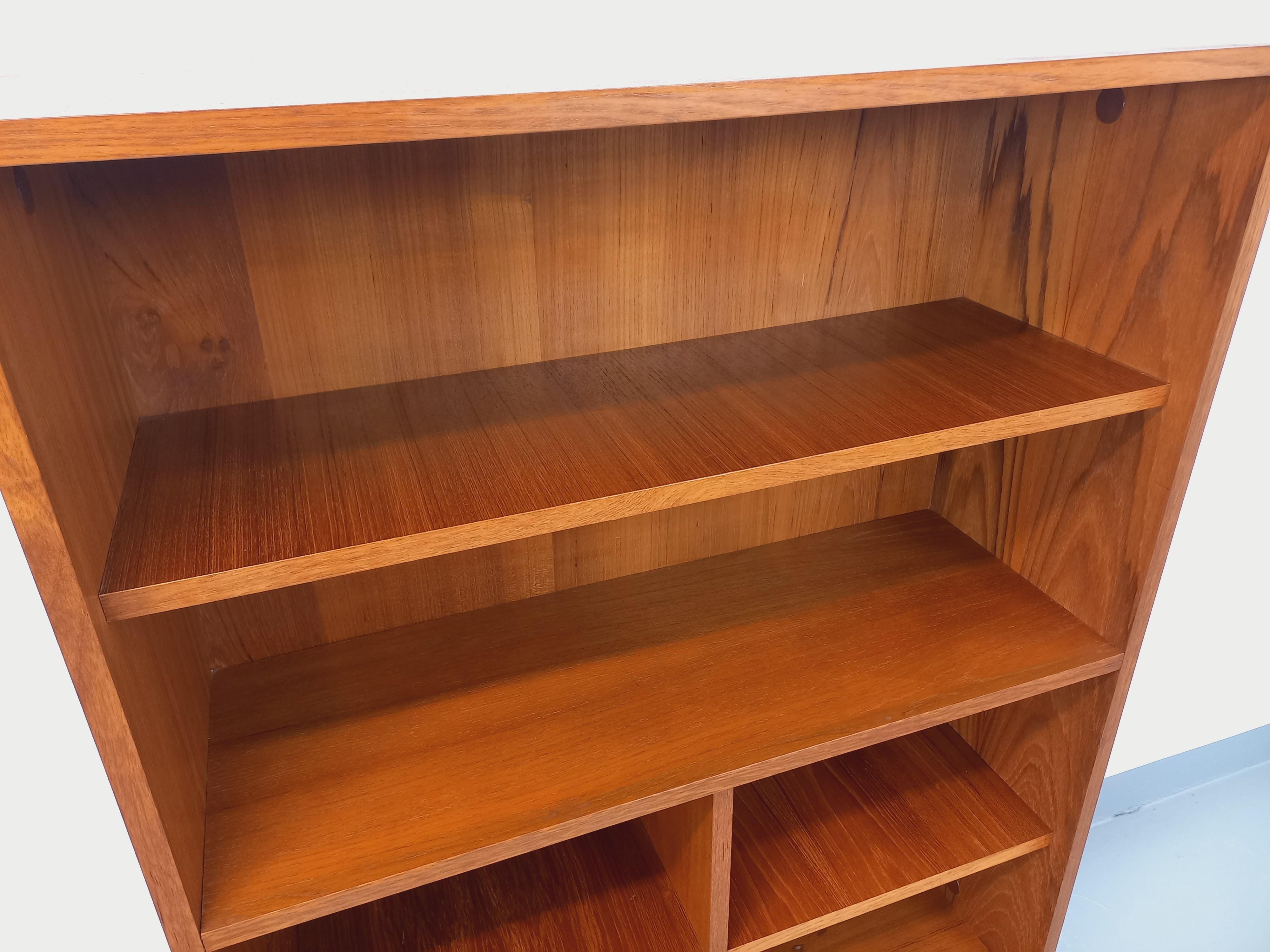 Modulare Bibliothèque étagère im skandinavisch-modernen Vintage-Stil aus Teakholz (Mitte des 20. Jahrhunderts) im Angebot