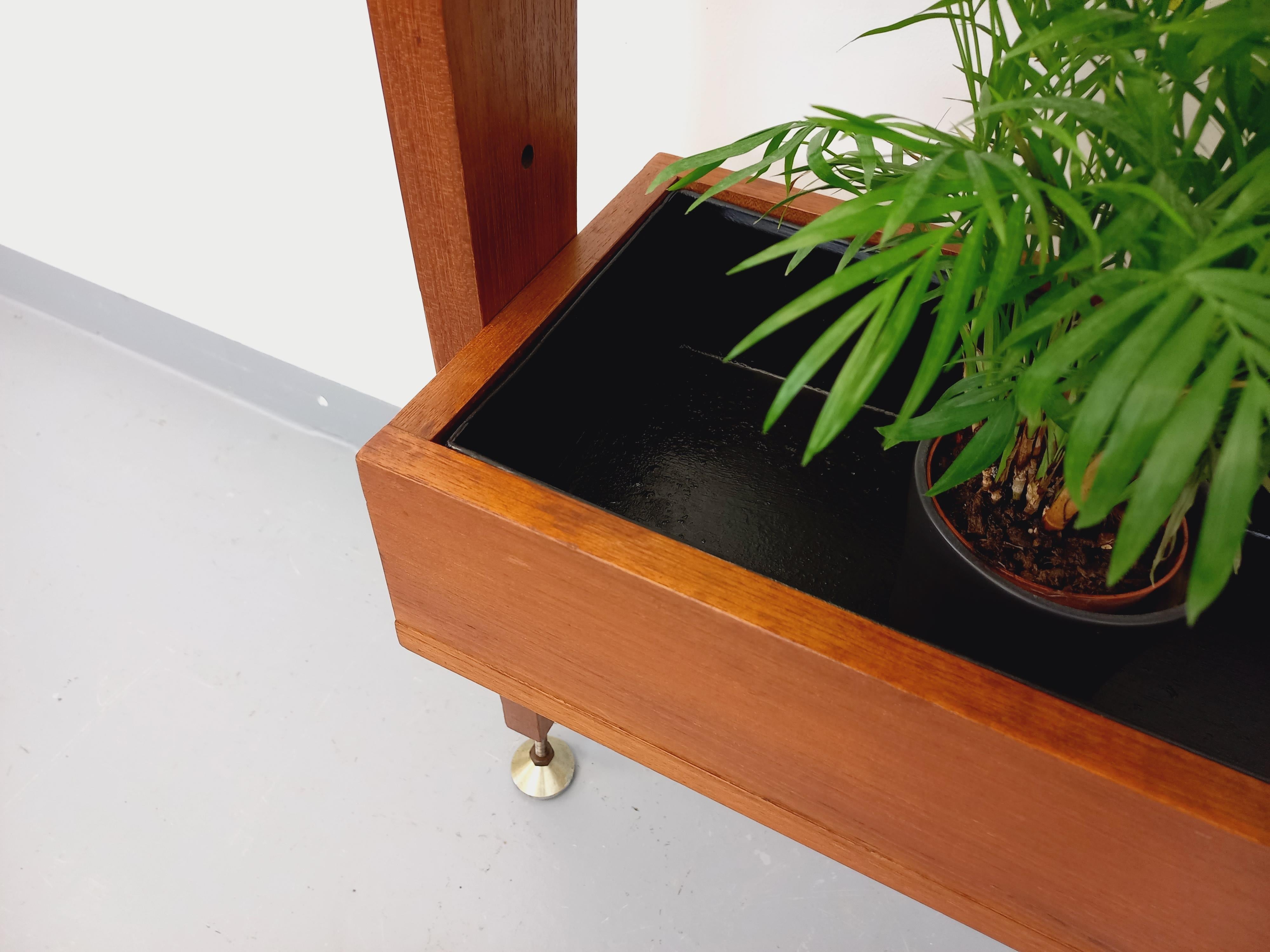 Bibliothèque étagère porte-plante modulable scandinave vintage en teck années 60 9