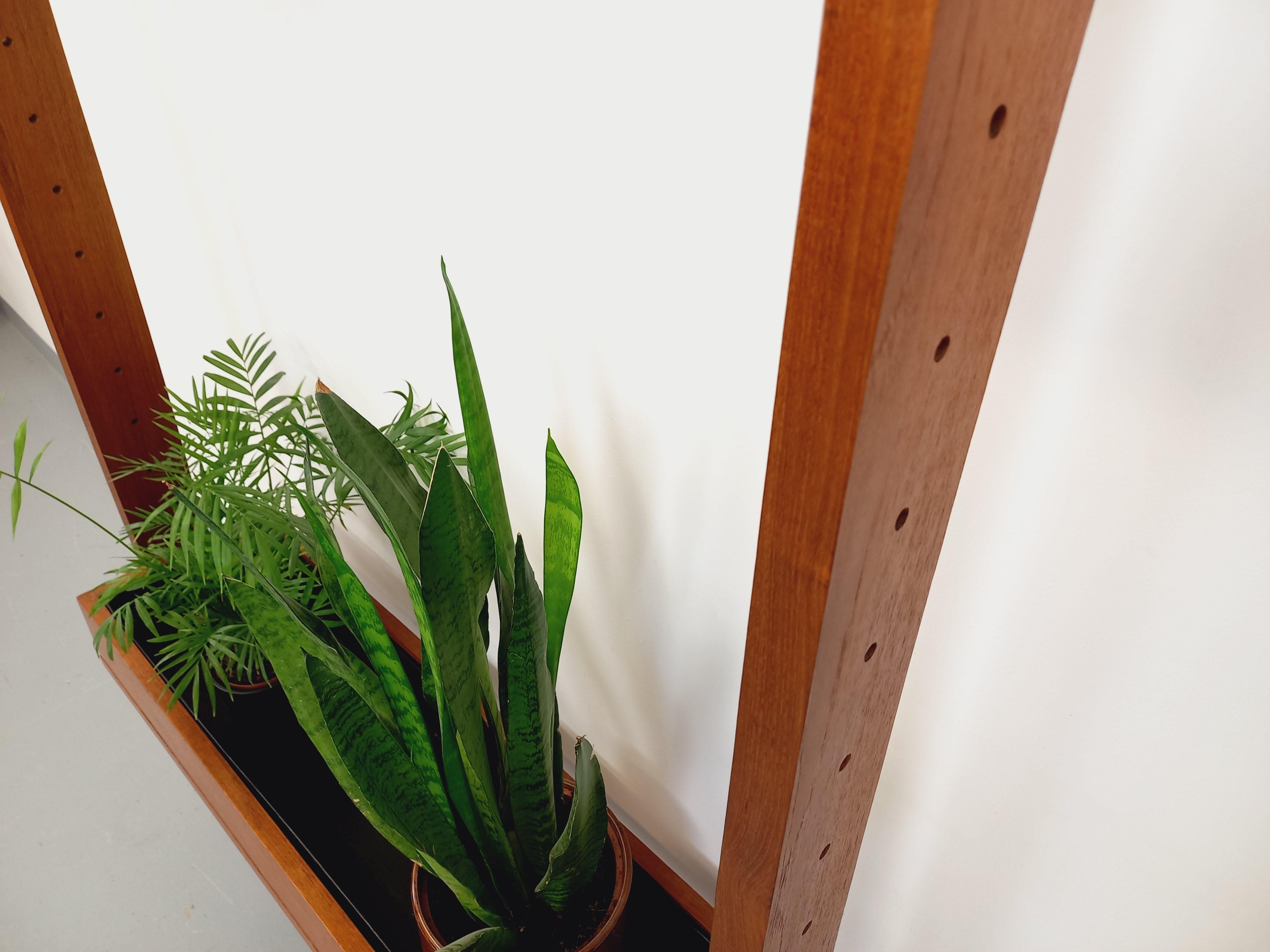 Bibliothèque étagère porte-plante modulable scandinave vintage en teck années 60 13
