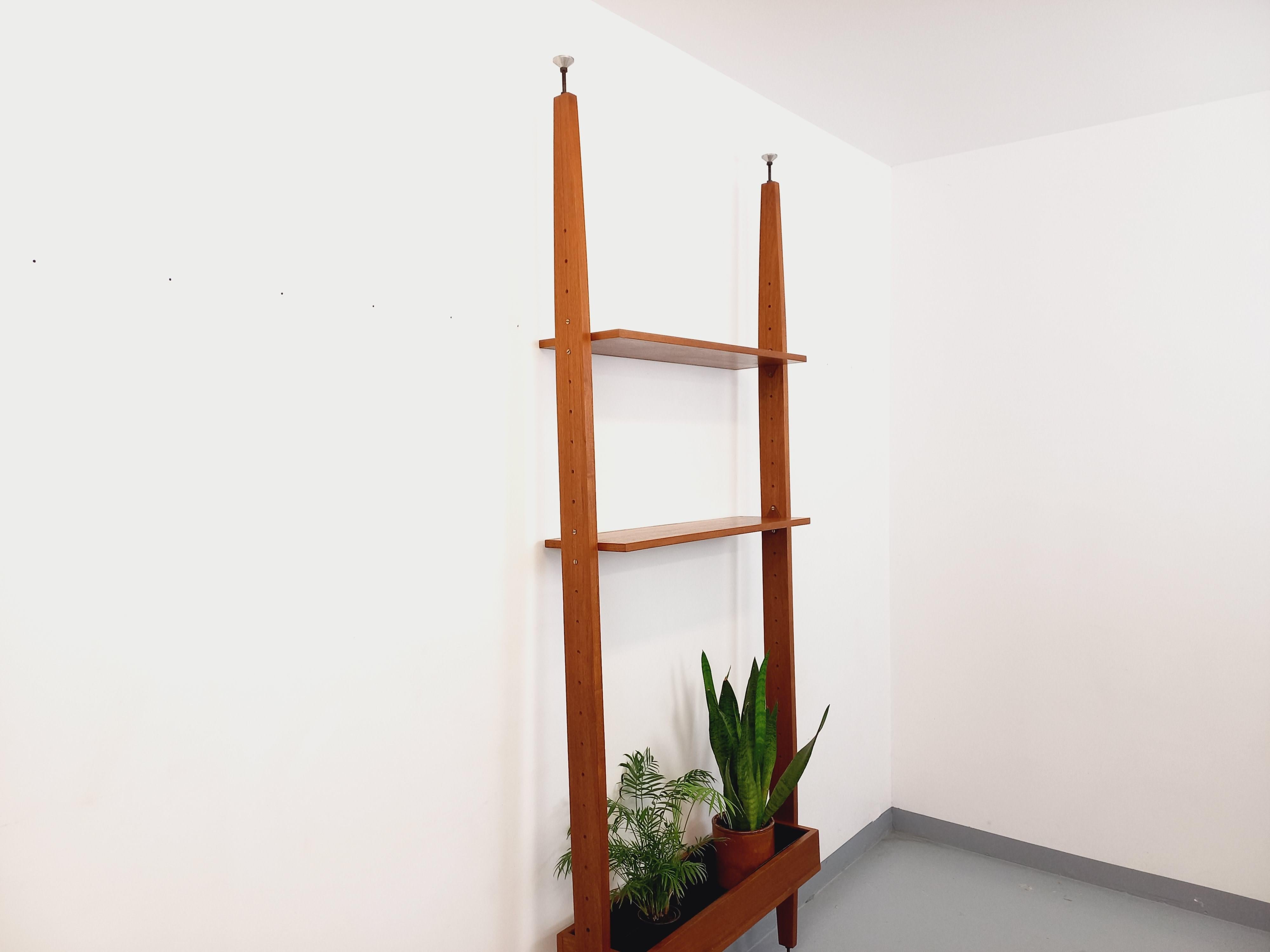Bibliothèque étagère porte-plante modulable scandinave vintage en teck années 60 1
