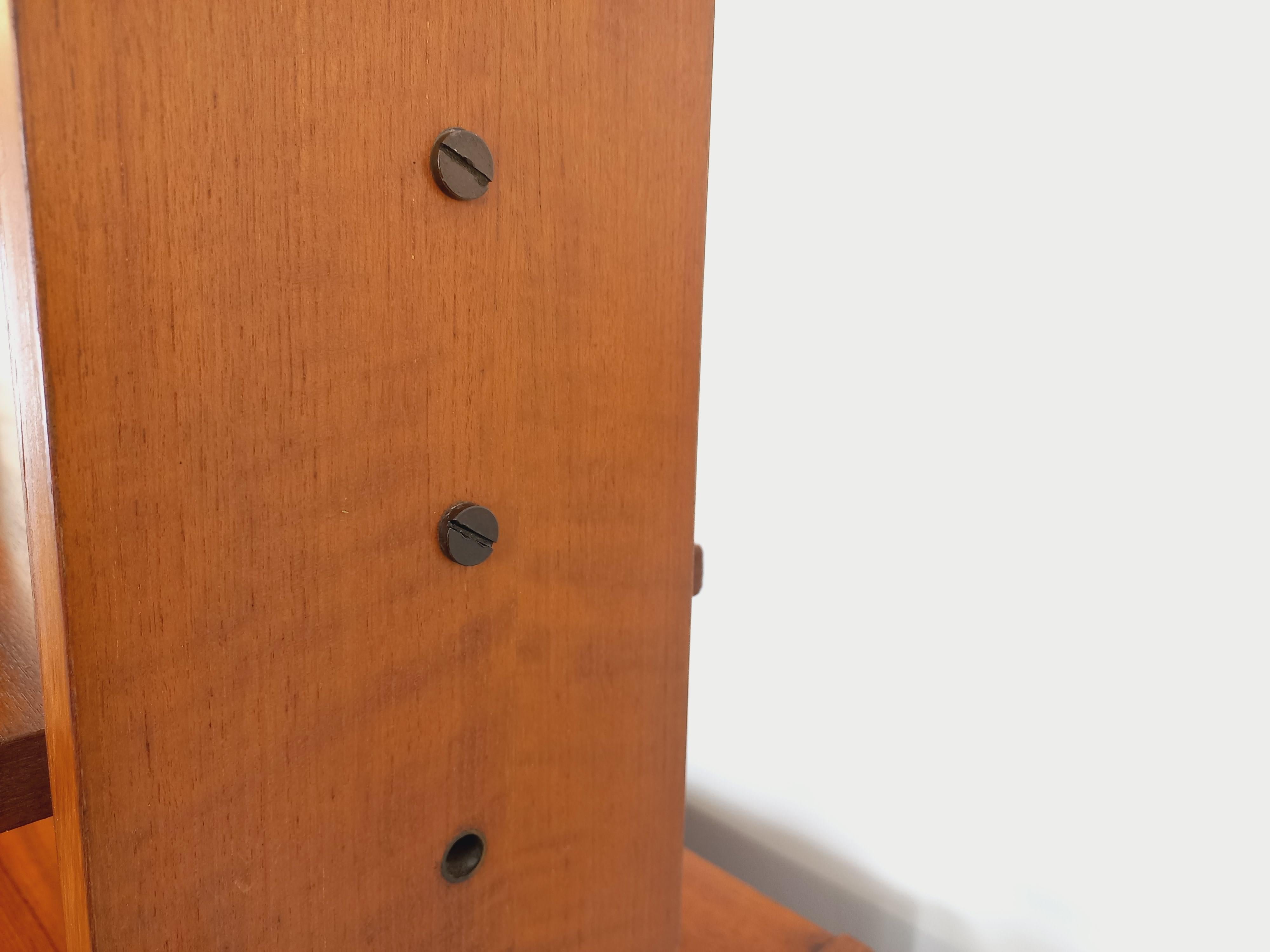 Libreria d'epoca in legno modulabile degli anni '60 in vendita 7