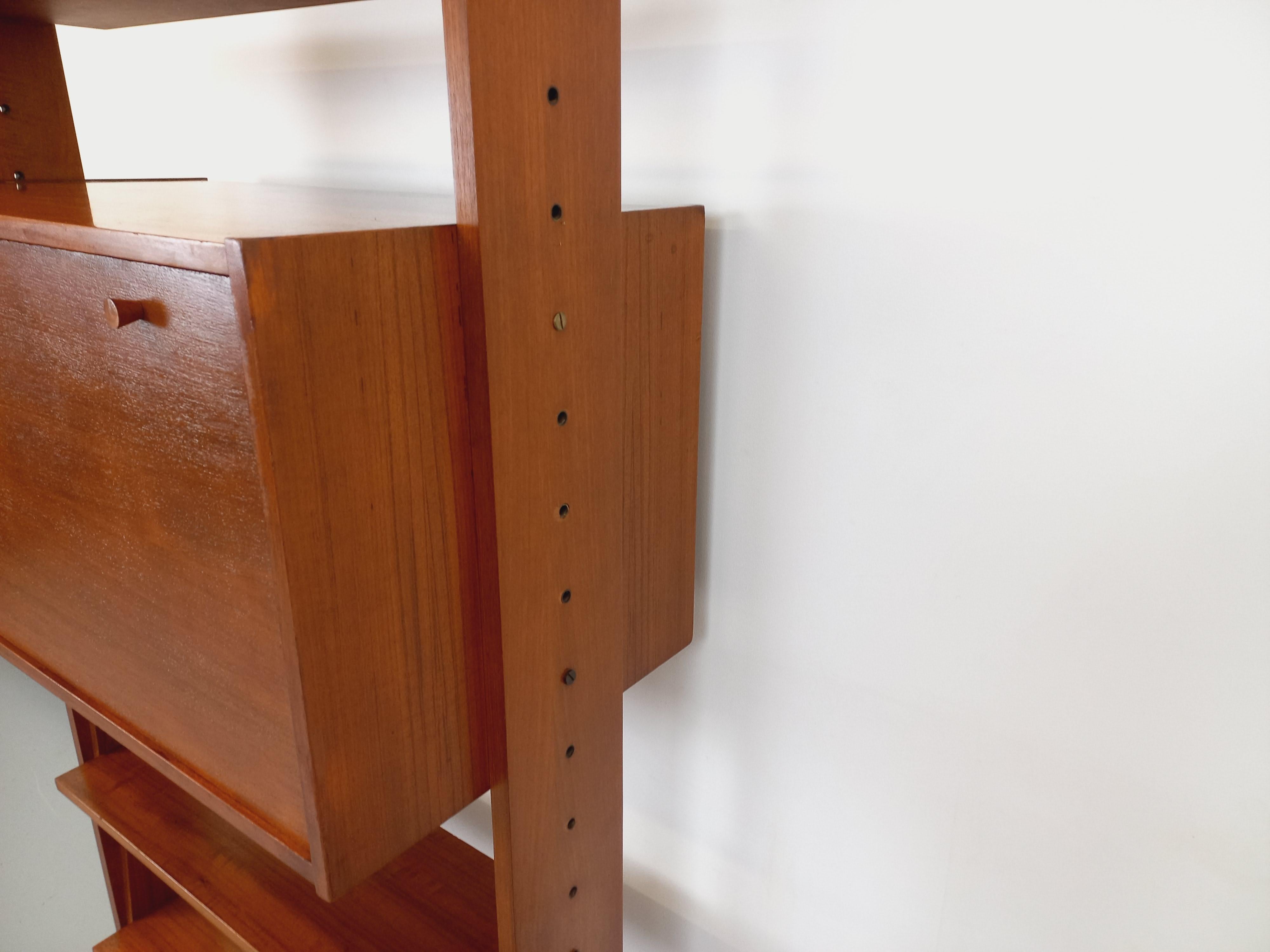 Libreria d'epoca in legno modulabile degli anni '60 in vendita 12