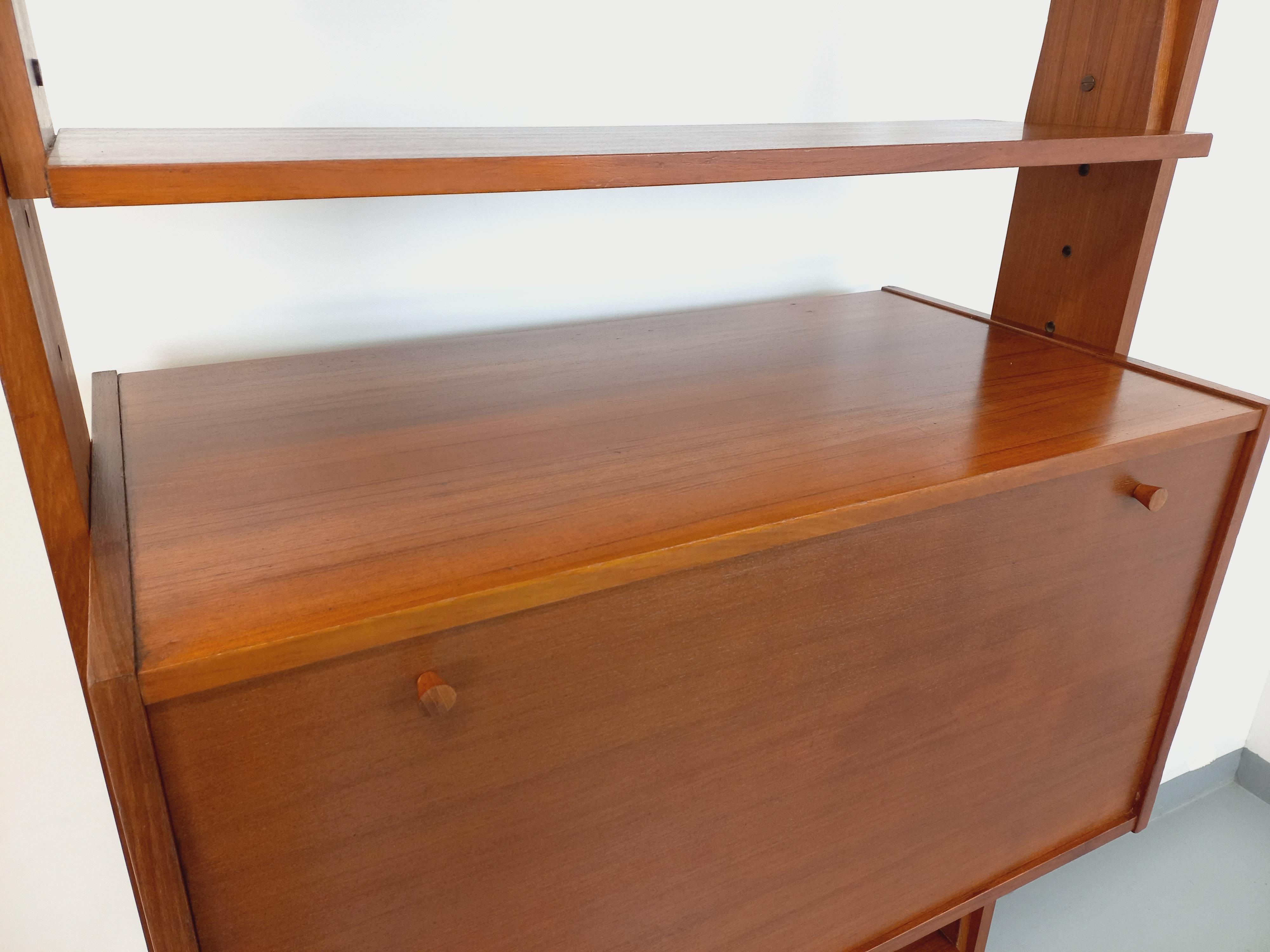 Mid-Century moderno Libreria d'epoca in legno modulabile degli anni '60 in vendita