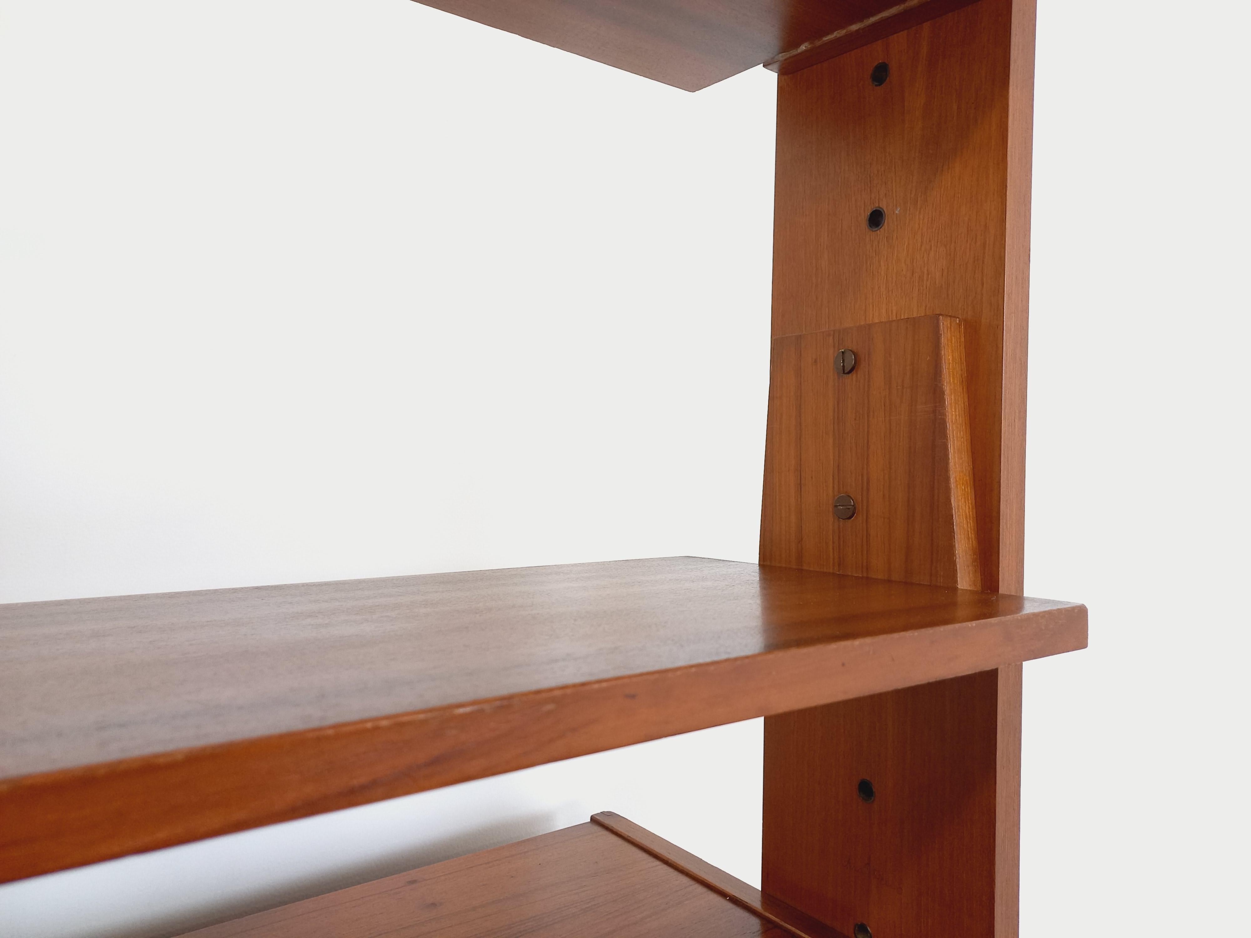 Italiano Libreria d'epoca in legno modulabile degli anni '60 in vendita