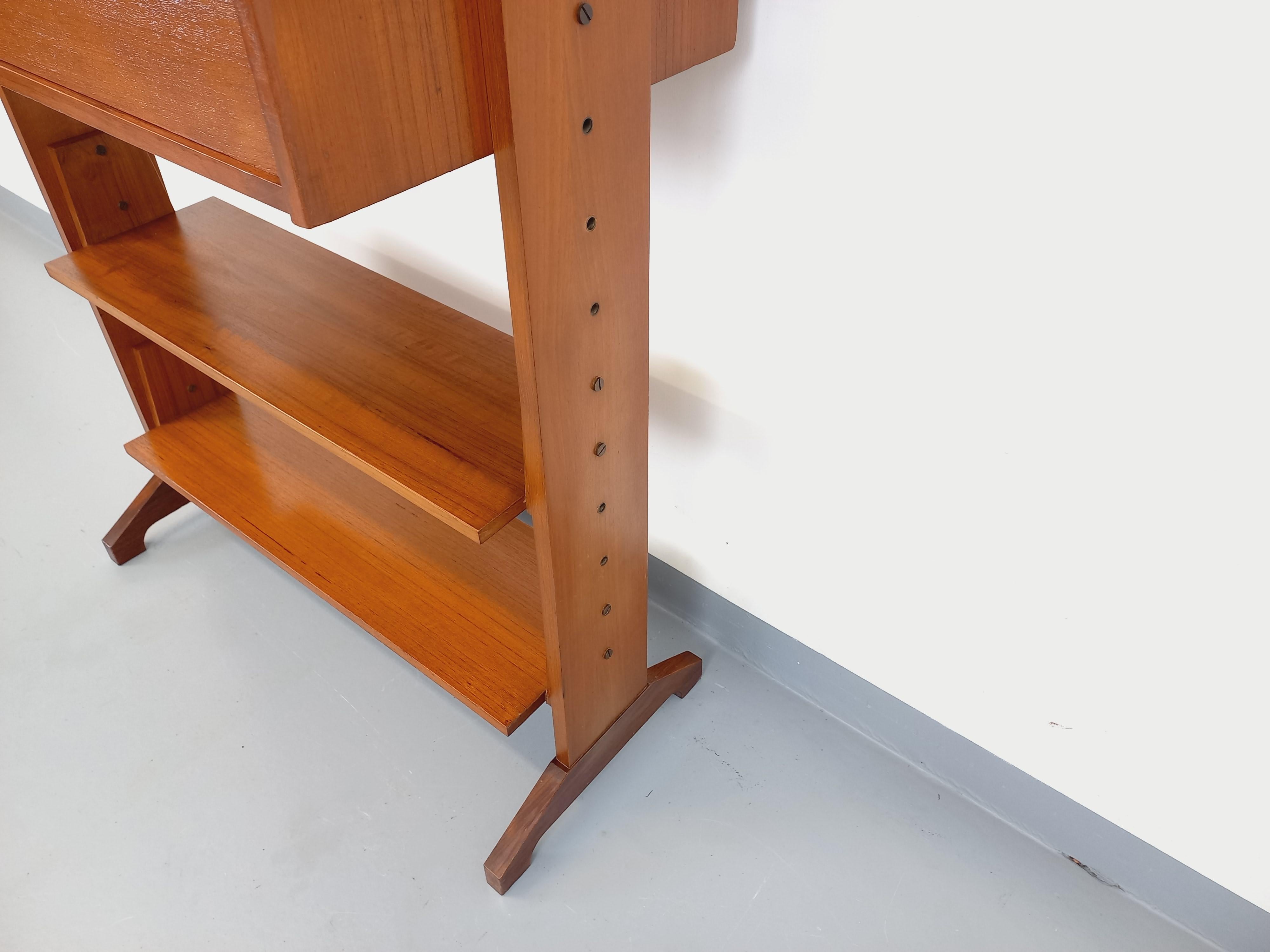 Libreria d'epoca in legno modulabile degli anni '60 In condizioni buone in vendita a BESANÇON, FR