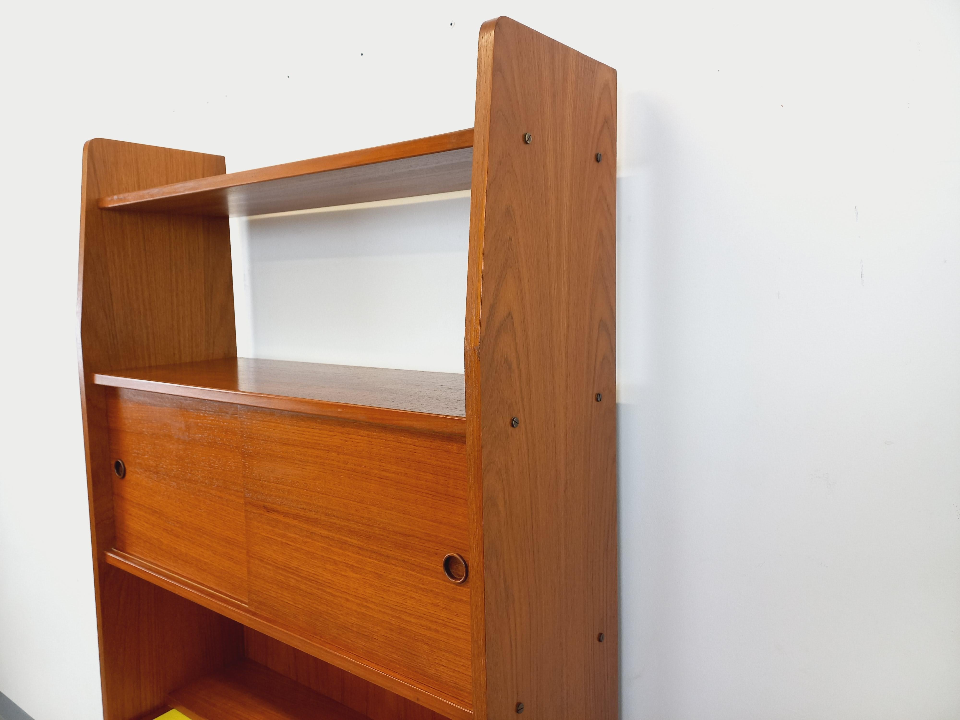 Mid-20th Century Bibliothèque étagère secrétaire vintage en teck et mélaminé jaune des années 60