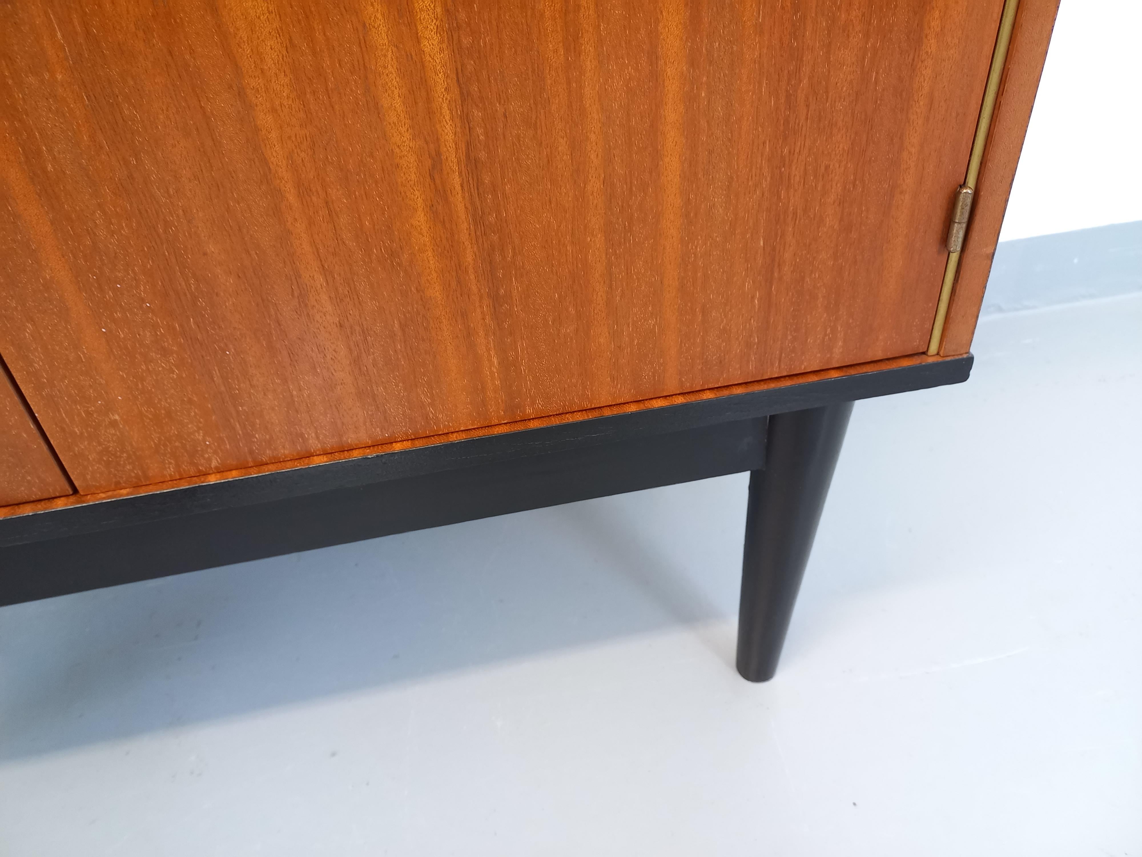 Bibliothèque étagère vintage style scandinave en teck des années 60 Escandinavo moderno en venta