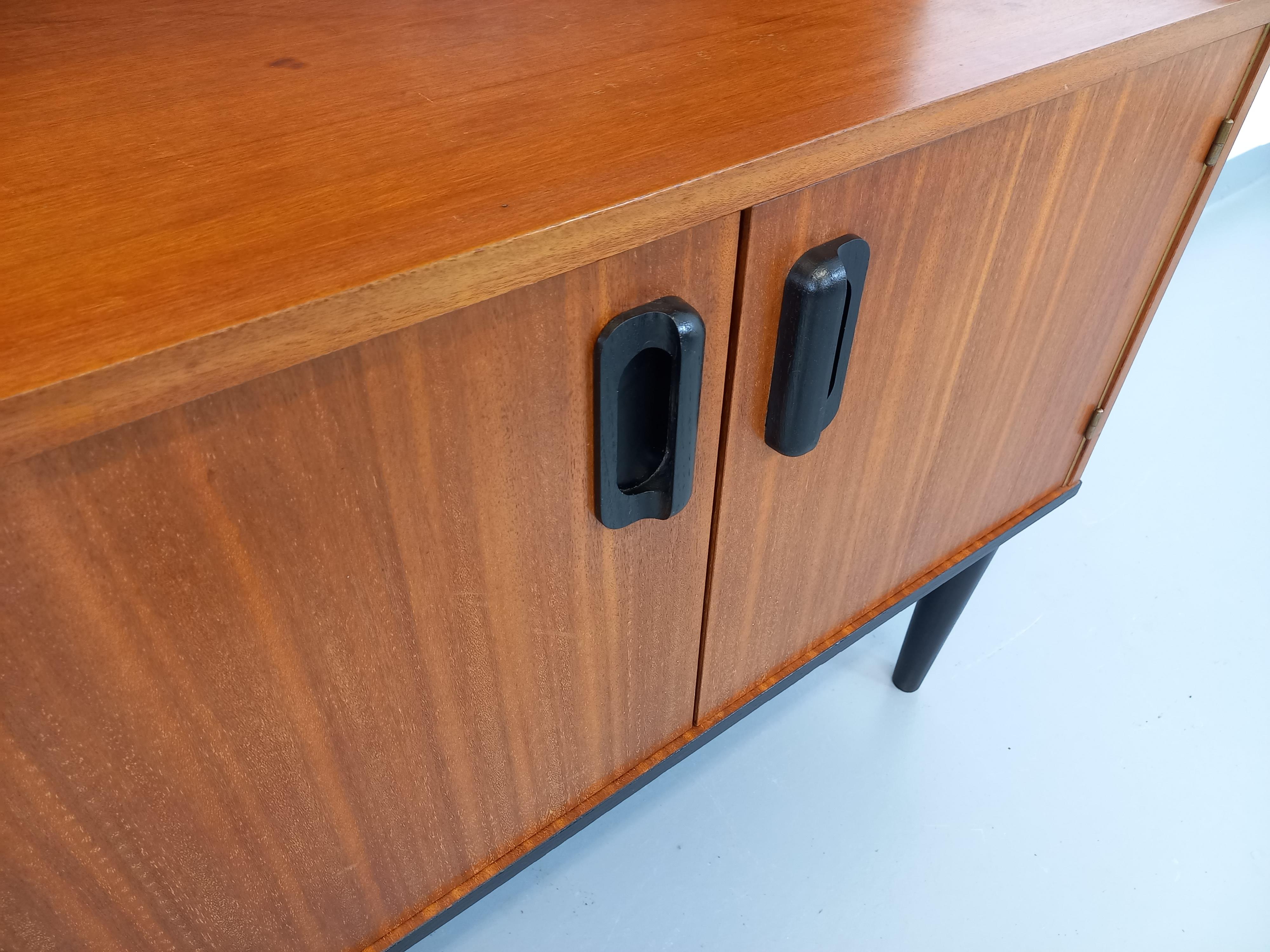 Bibliothèque étagère vintage style scandinave en teck des années 60 Escandinavo en venta
