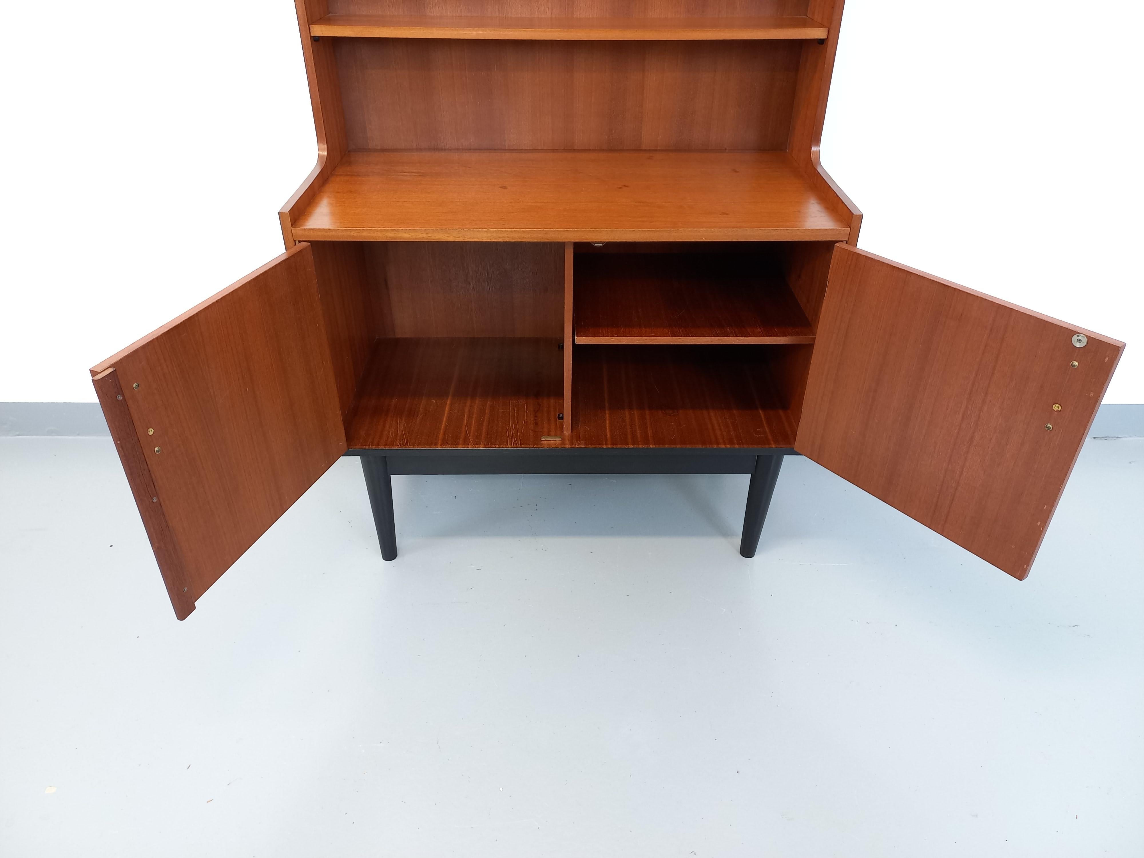 Bibliothèque étagère vintage style scandinave en teck des années 60 en Bueno estado para la venta en BESANÇON, FR