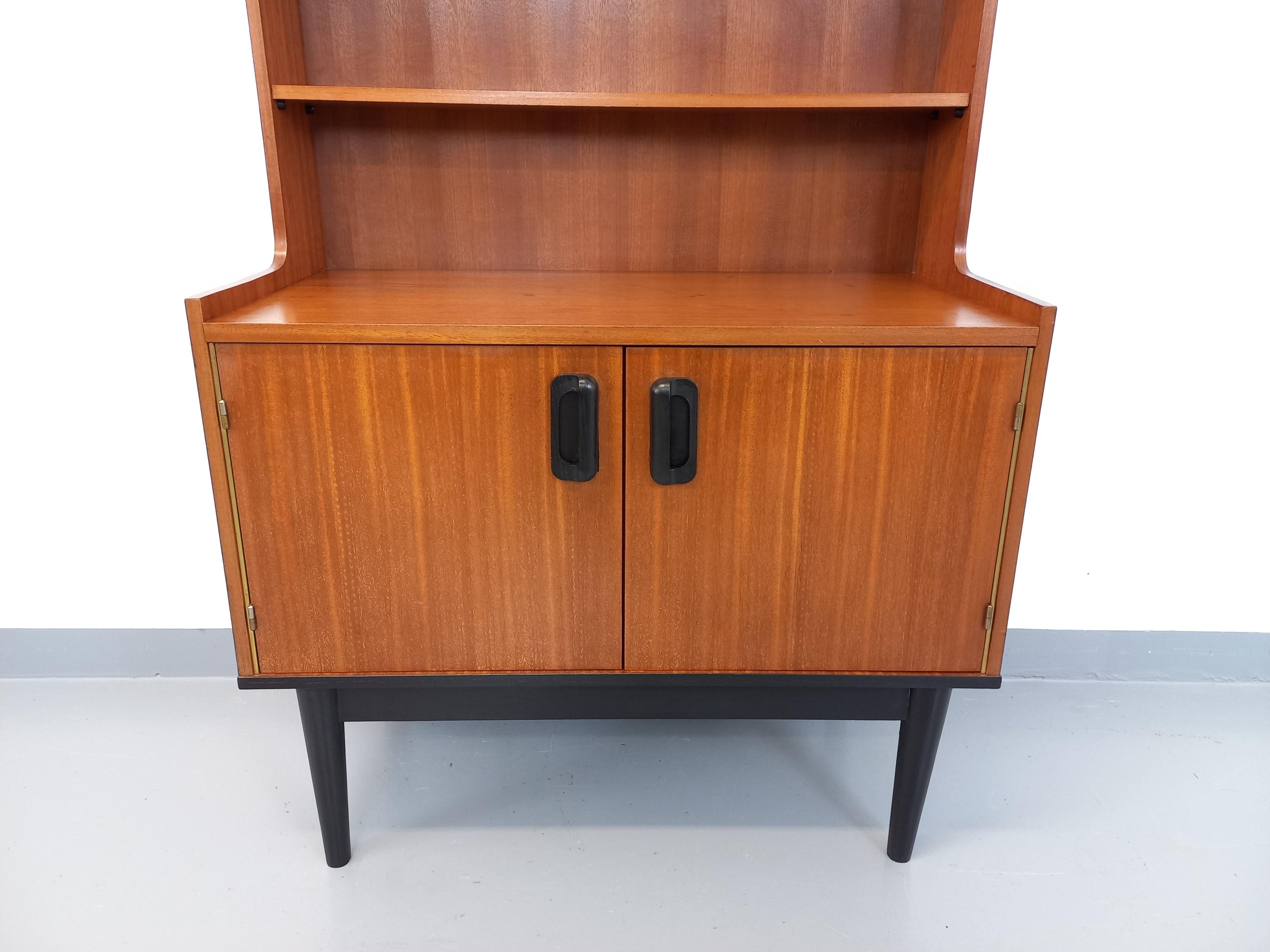 Bibliothèque étagère vintage style scandinave en teck des années 60 mediados del siglo XX en venta