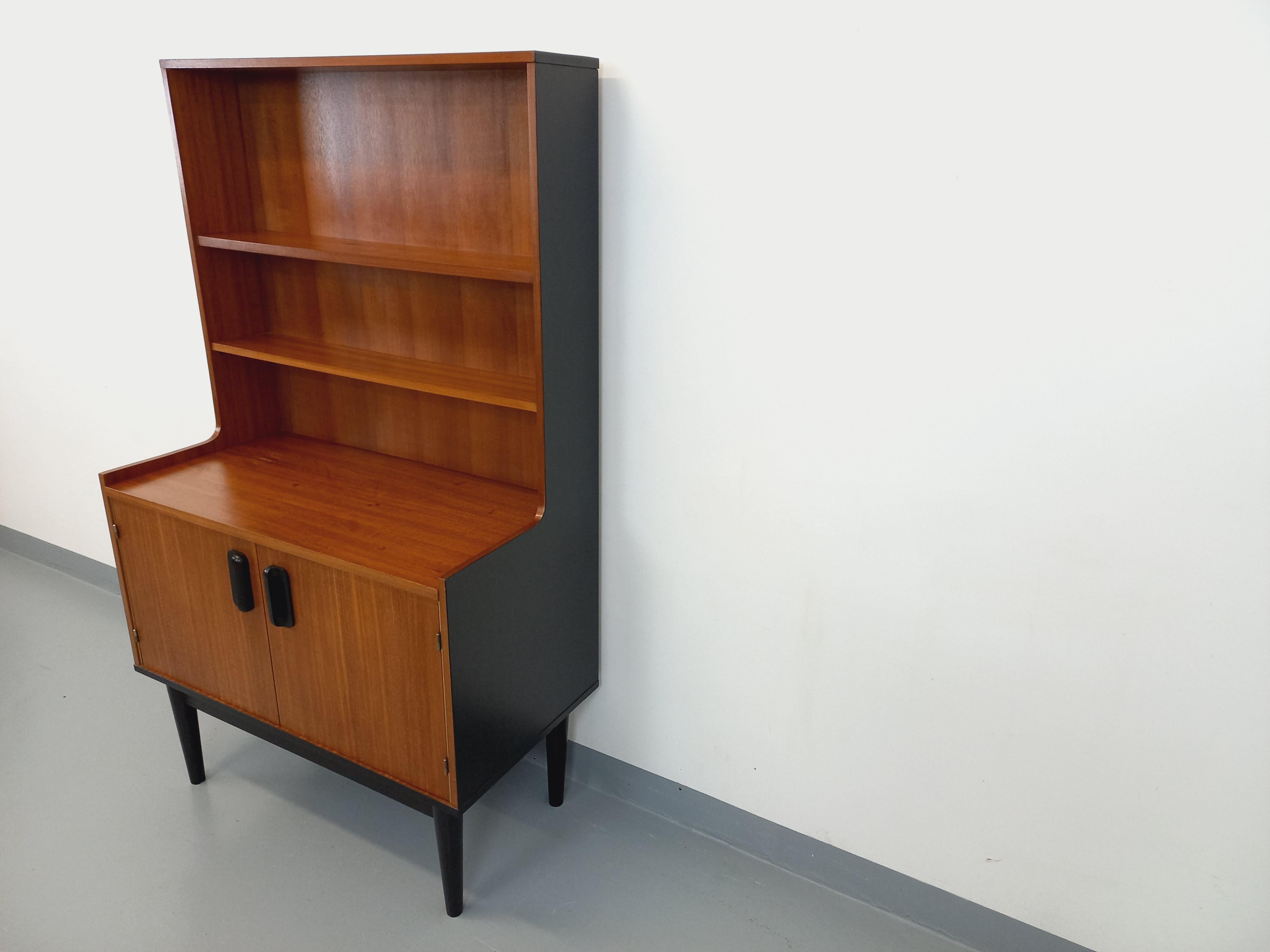 Bibliothèque étagère vintage style scandinave en teck des années 60 en venta 1