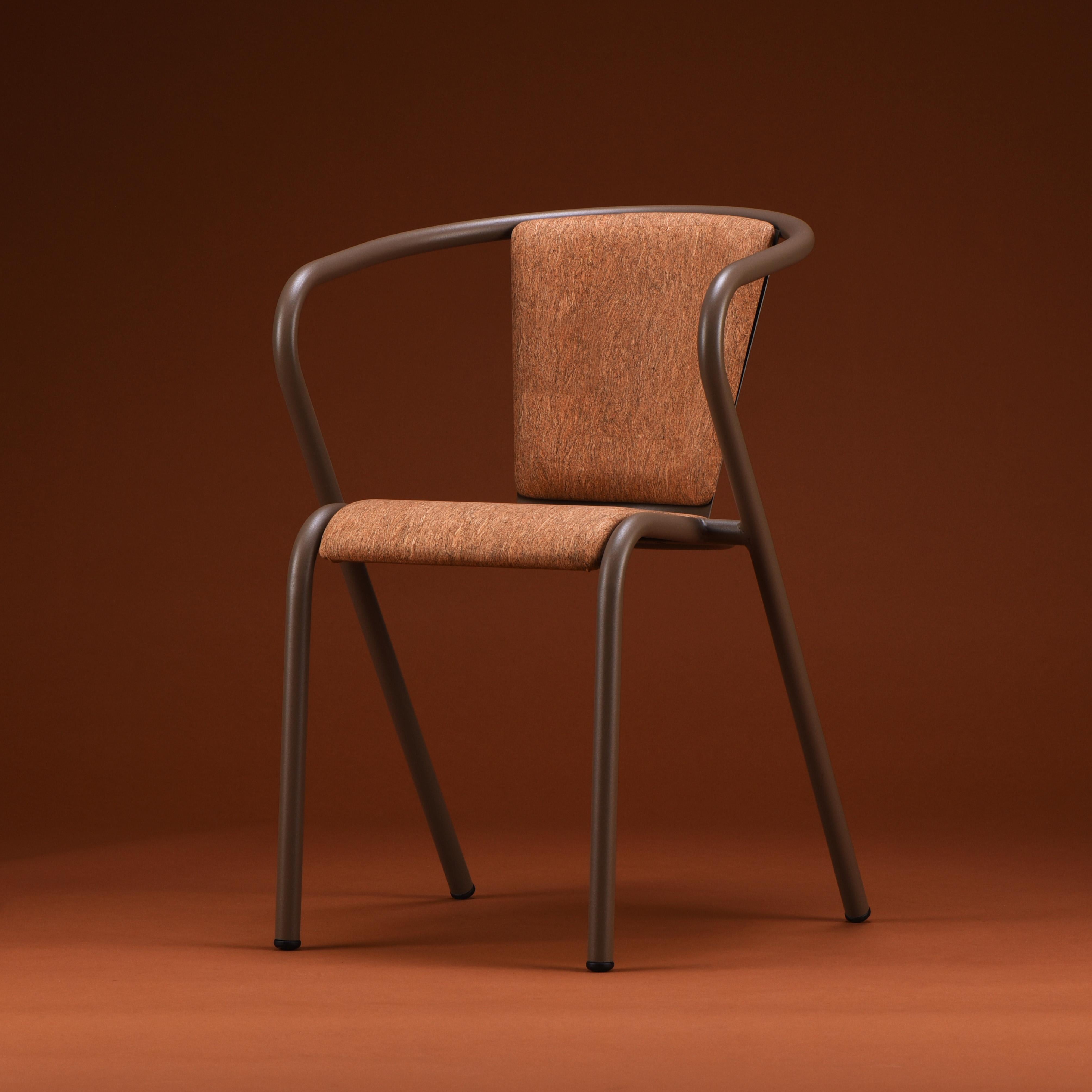BICA-Sessel Moderner Stahlsessel aus oxidiertem Bark, Polsterung aus natürlichem Kork (Portugiesisch) im Angebot