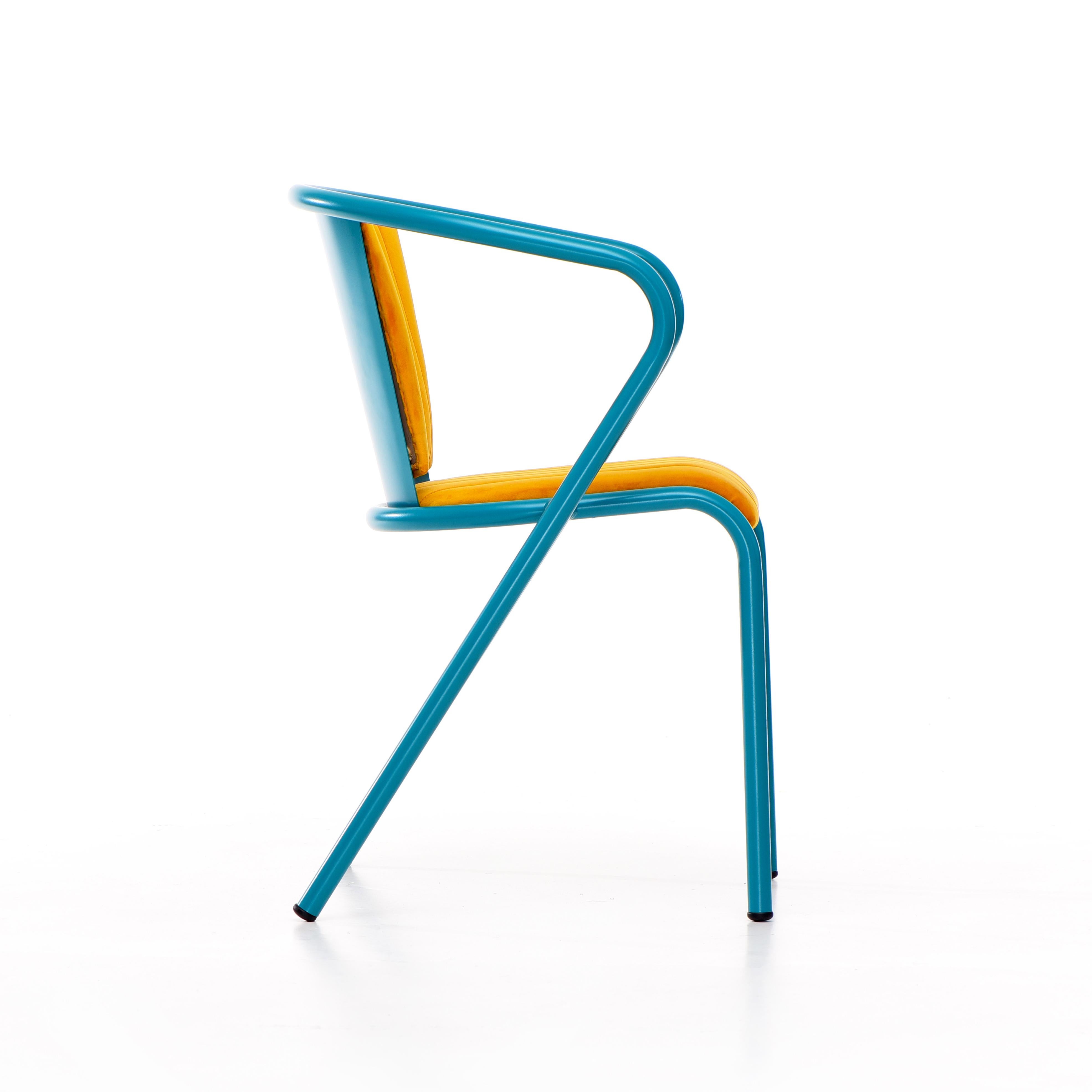 BICA-Sessel aus Stahl in Wasserblau, Polsterung aus weichem Samt (Moderne) im Angebot