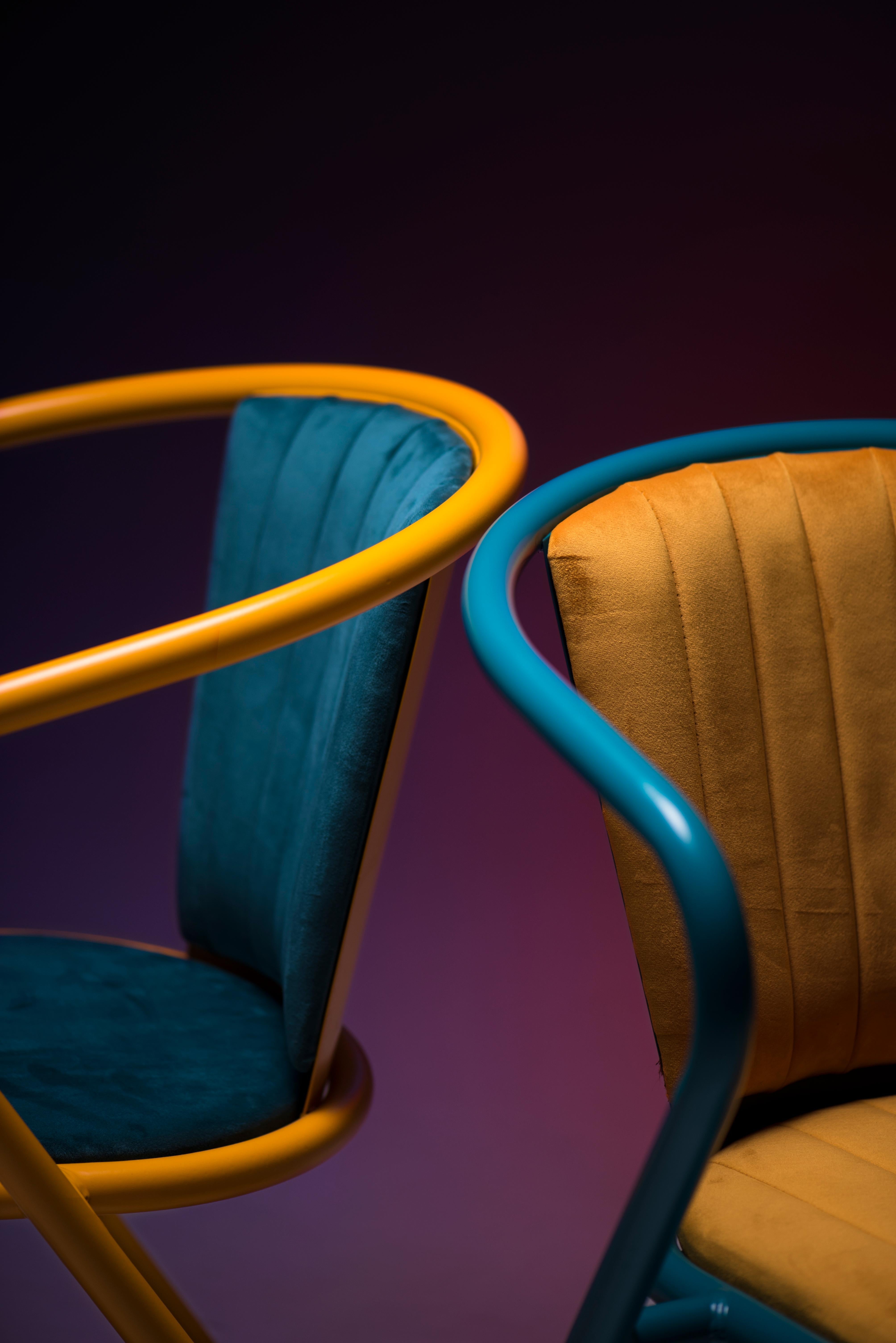 BICA-Sessel aus Stahl in Wasserblau, Polsterung aus weichem Samt im Angebot 1