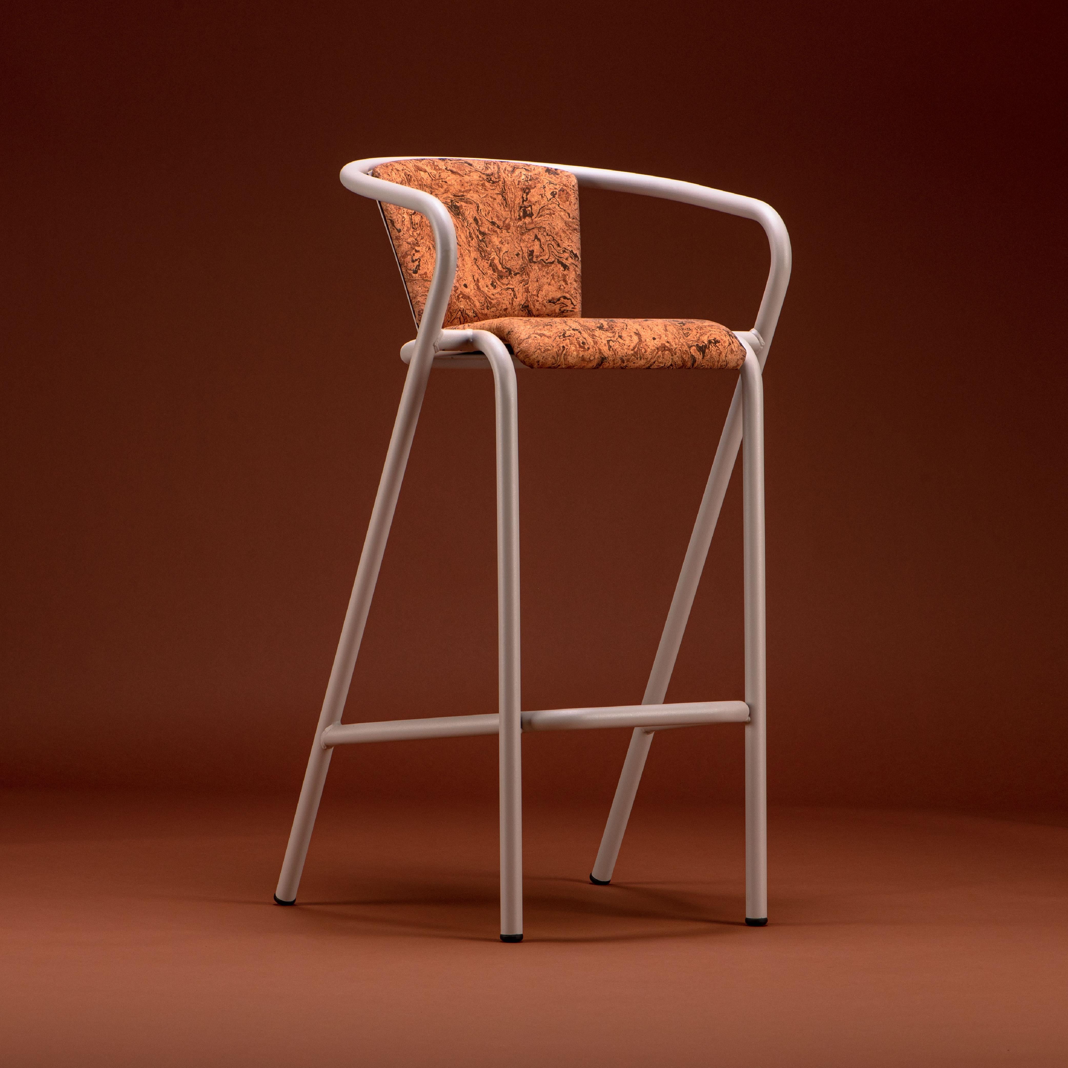 BICA-Sessel, moderner Hocker aus Stahl, Champagner, Polsterung aus Naturkork (Moderne) im Angebot