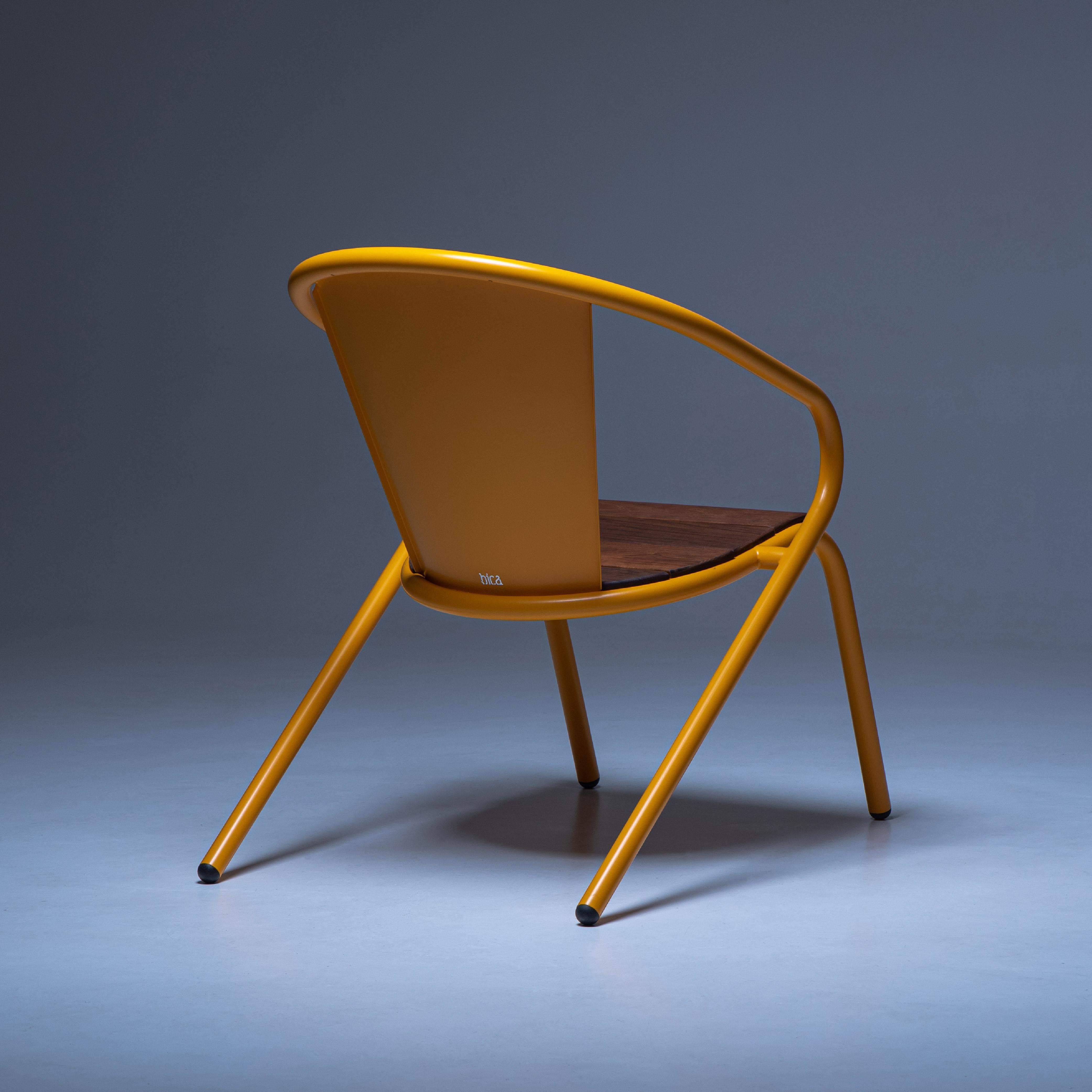 BICAlounge Moderner Lounge-Sessel aus Stahl für den Außenbereich Melonengelb mit Ipê-Holzplatten (Pulverbeschichtet) im Angebot