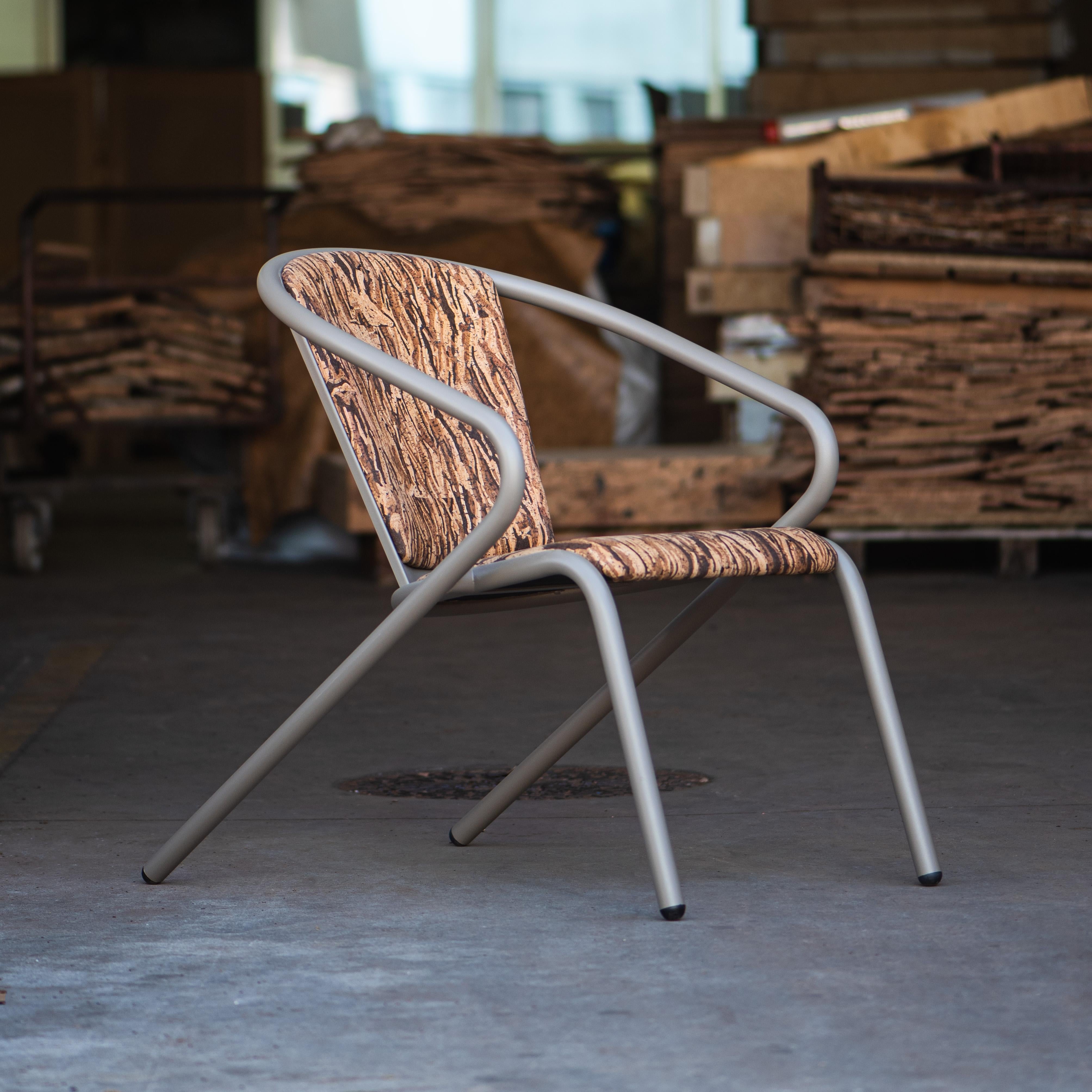Bicalounge Modern Steel Lounge Chair Oxidized Bark, Upholstery in Natural Cork In New Condition For Sale In Agualva-Cacém, PT