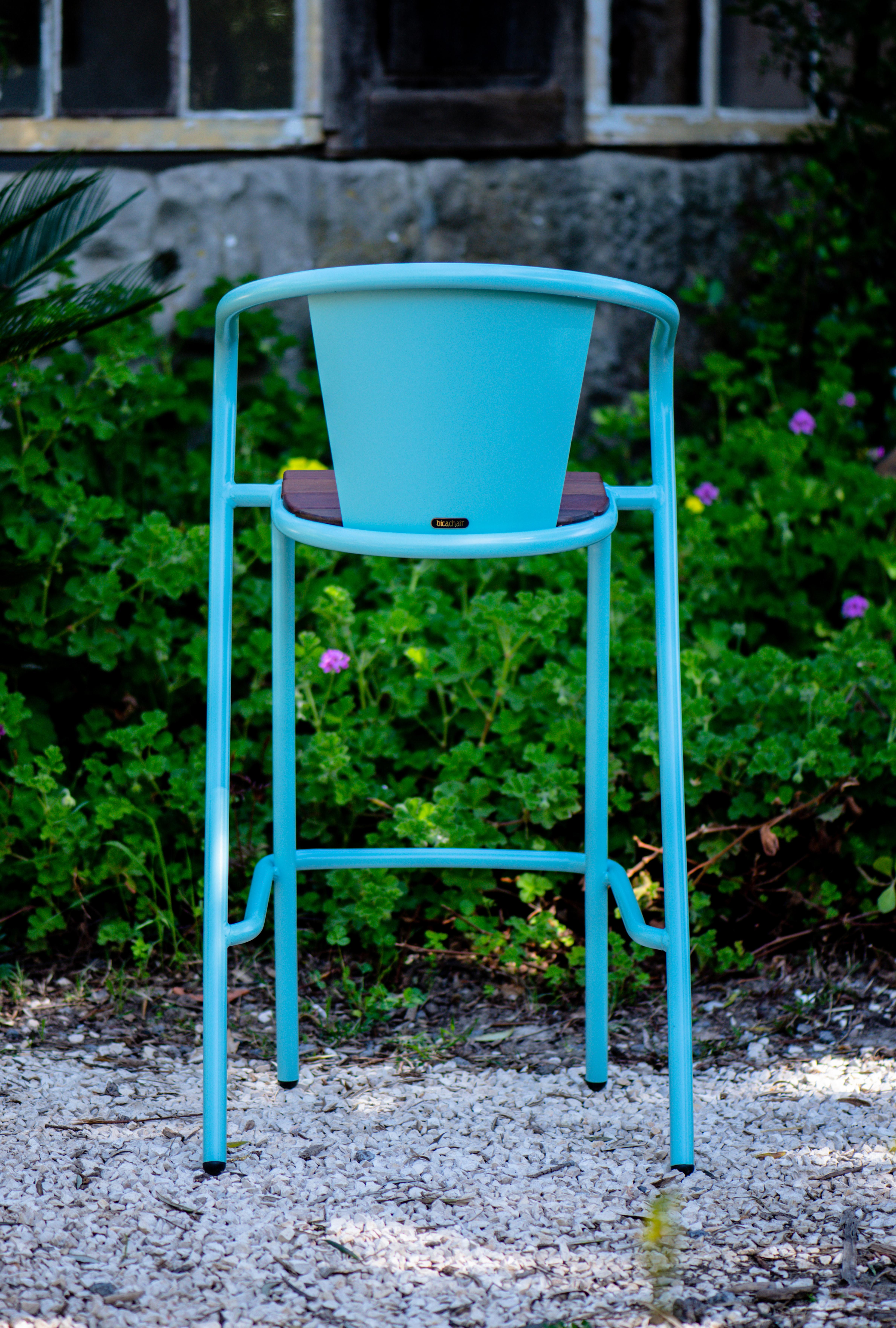 Powder-Coated BICAstool Modern Outdoor Steel High Stool Chair Turquoise with Ipê Wood Slabs For Sale