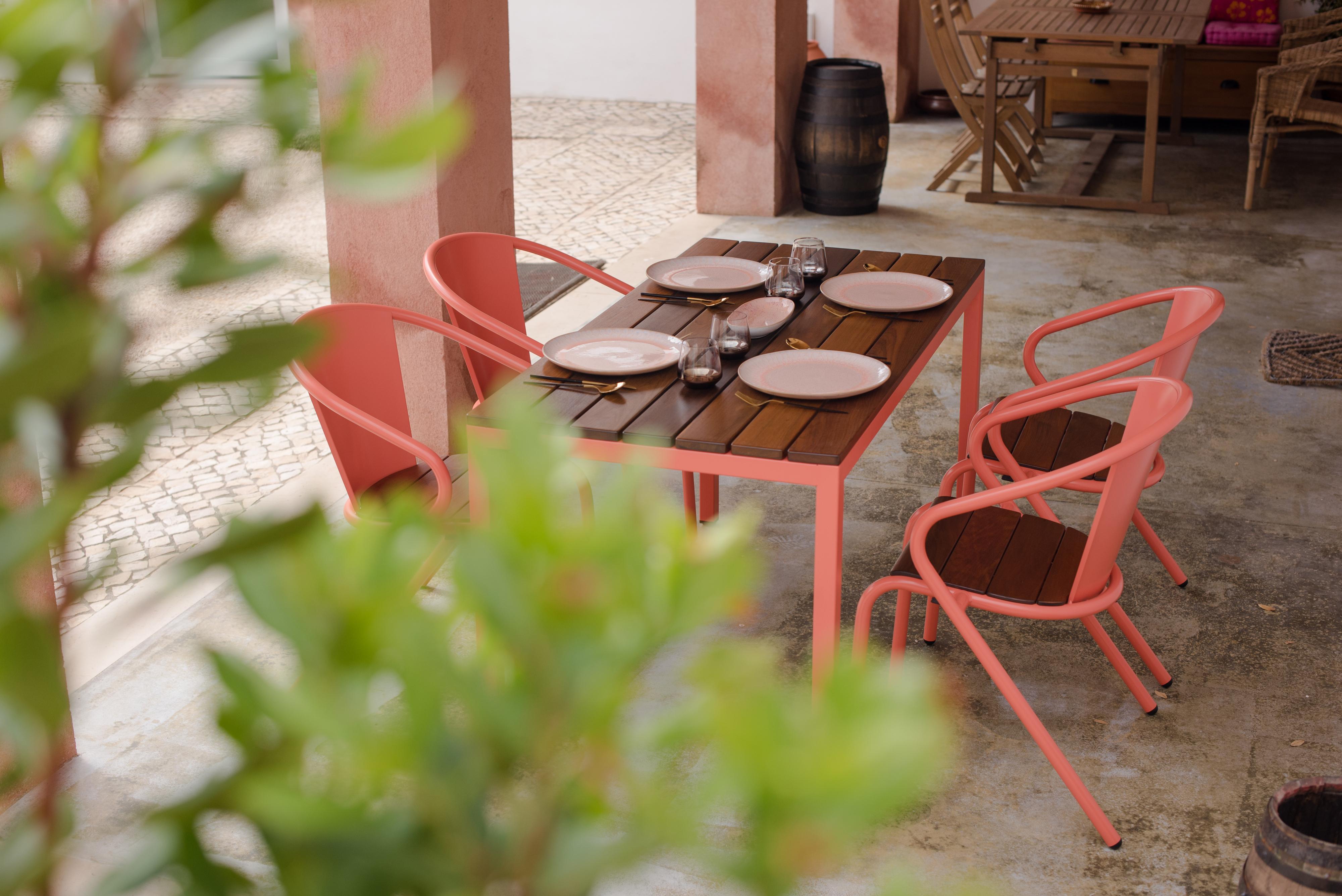 BICAtable Quadratischer Moderner Stahltisch für draußen in Gelb mit Ipê-Holz 140x70cm im Angebot 3
