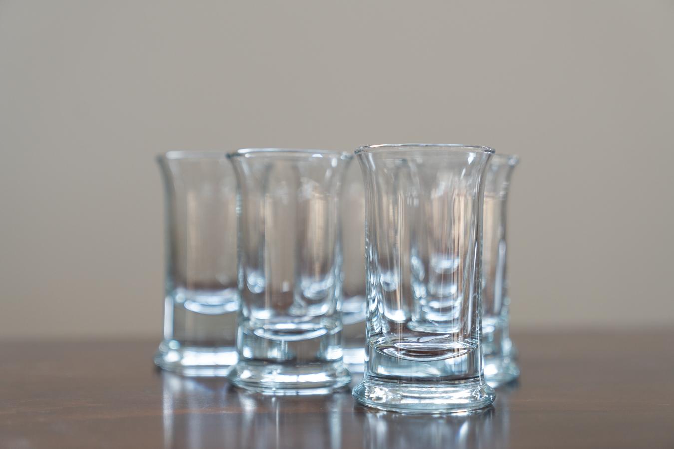 Low crystal liquor glasses, set of 6, 1970s In Excellent Condition For Sale In Manzano, IT