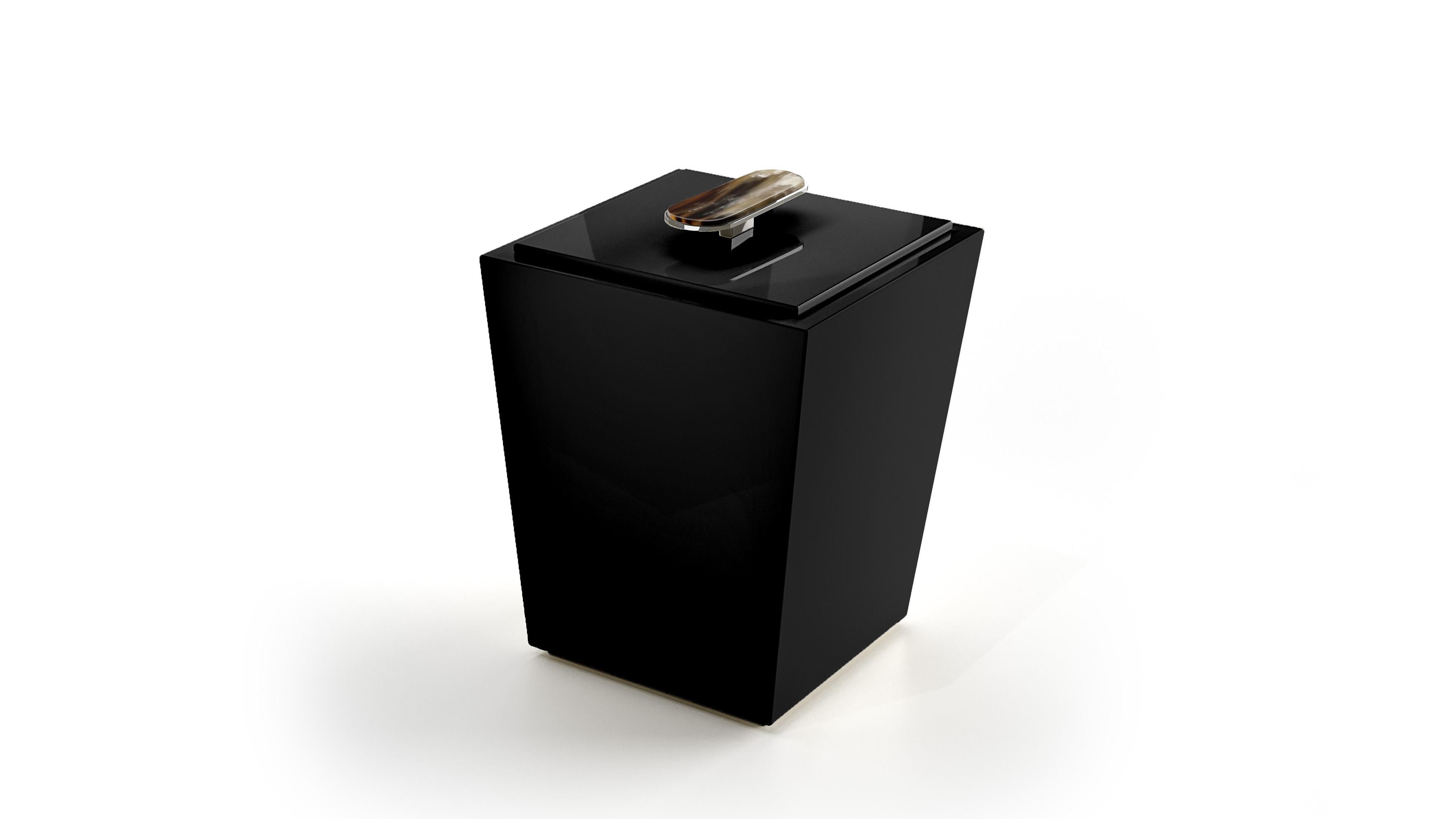 Blending elegance and craftsmanship, the Bicco waste paper basket is a standout element that will enhance the aesthetic of any bathroom or office. Crafted from black lacquered wood, the polished finish enhances the clean lines of its design. Bicco