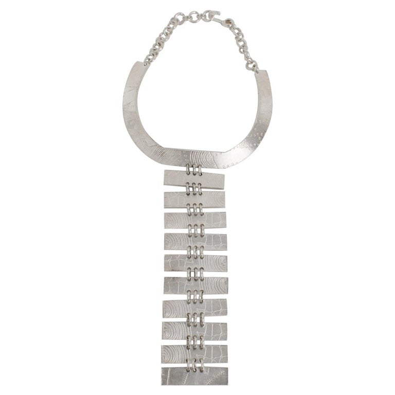 Collier Ras Du Cou Biche De Bere - Plastron Plaqué Rhodium Argenté - Longueur 41 Cm - Occasion Excellent état - Signé Nelly