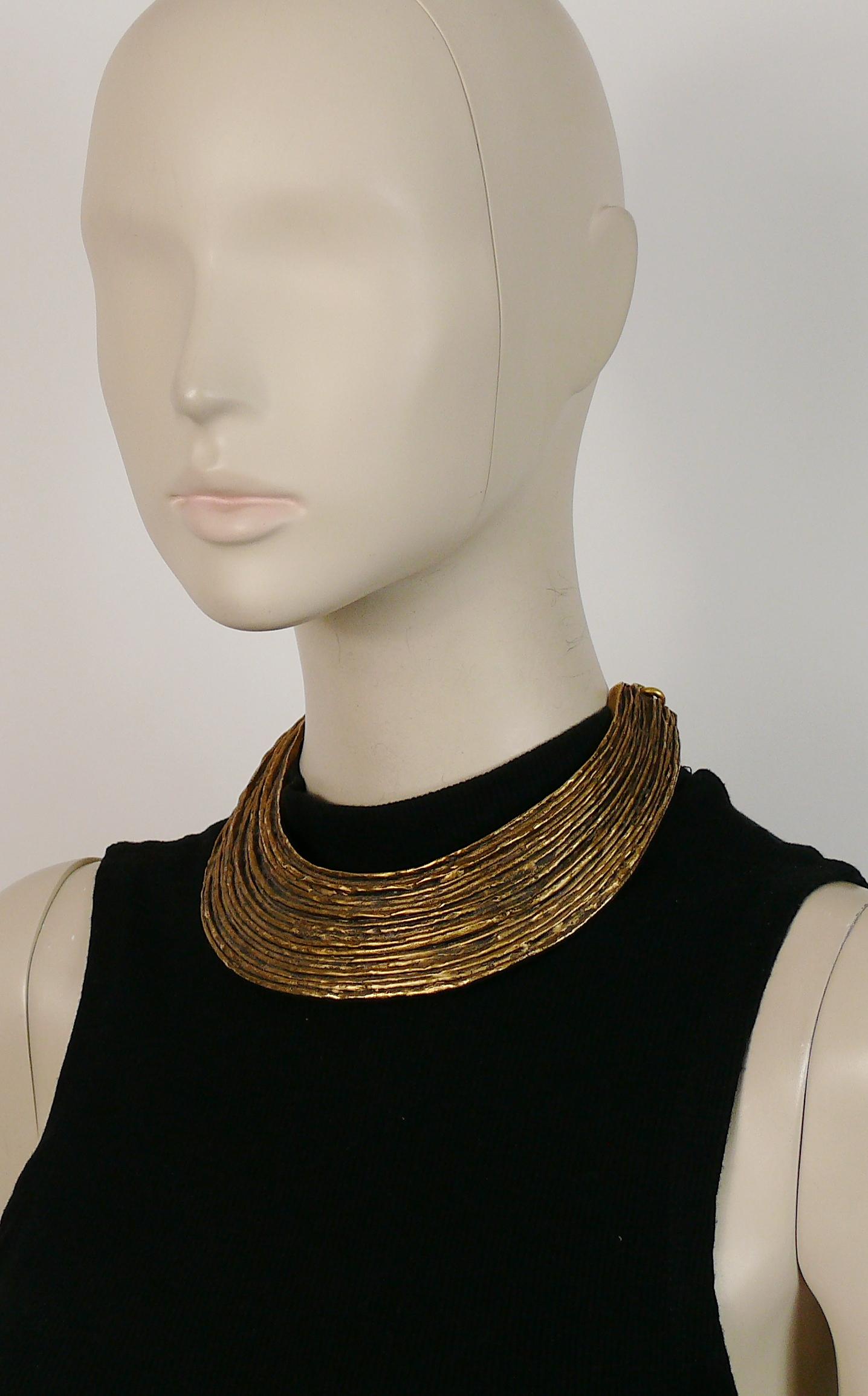 Biche de Bere Paris Vintage Brutalist Ribbed Collar Necklace In Excellent Condition In Nice, FR