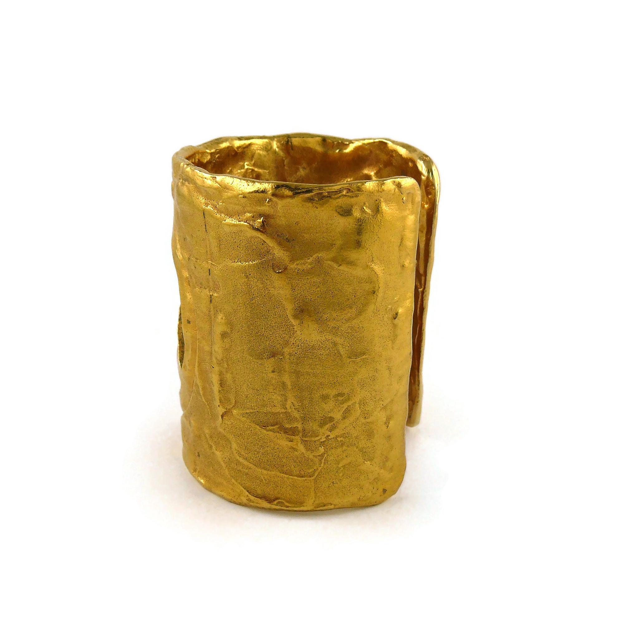 Biche de Bere Vintage Gold Toned Cut Out Peace Sign Cuff Bracelet 6