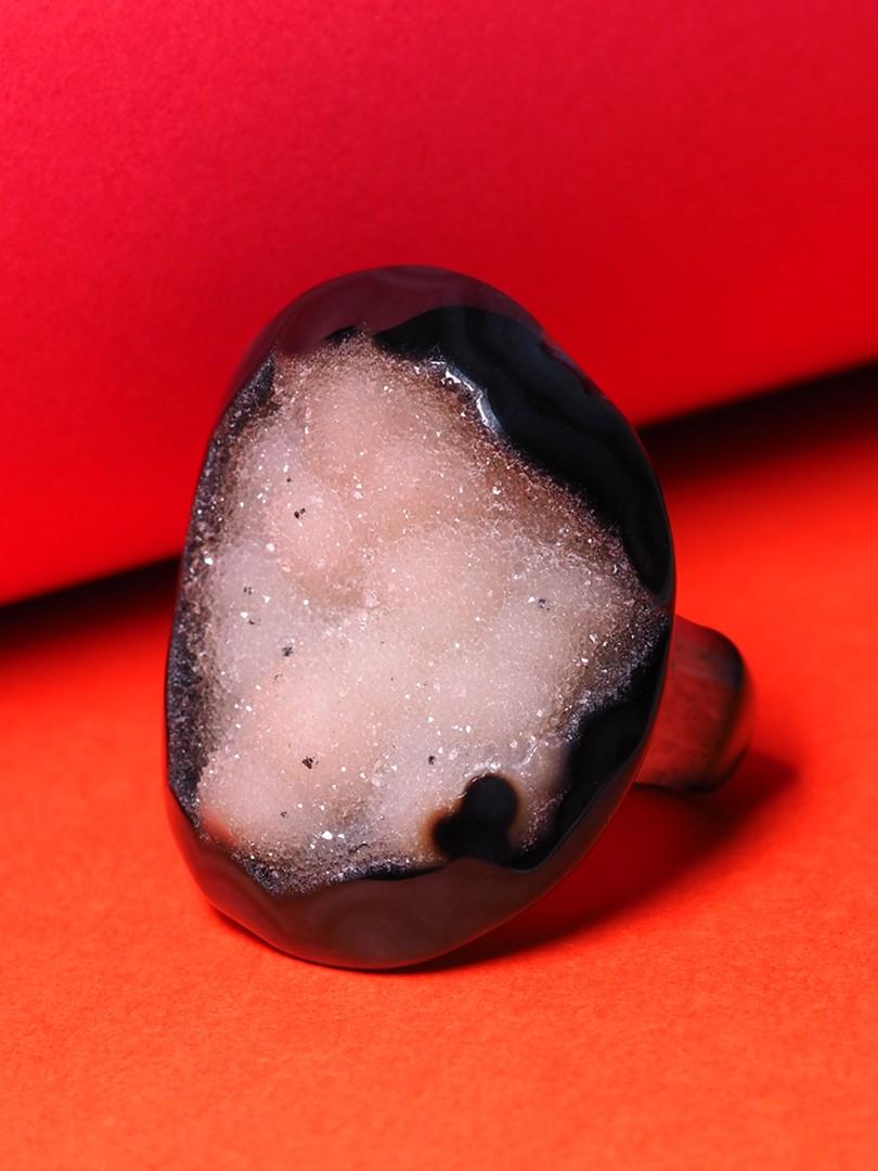 Large Bicolor Black Agate and Quartz Solid Ring Raw Natural Brazilian Gemstone In New Condition For Sale In Berlin, DE