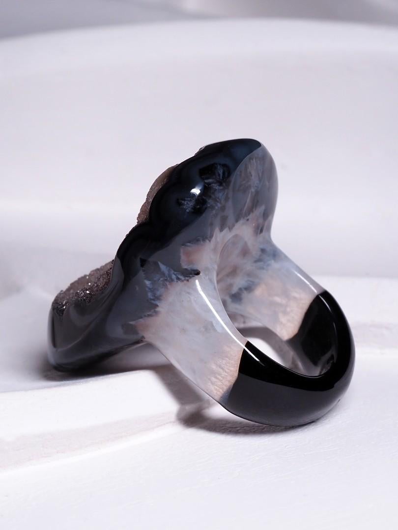 Women's or Men's Large Bicolor Black Agate and Quartz Solid Ring Raw Natural Brazilian Gemstone For Sale