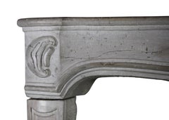 Bicolor Französischer Vintage-Kaminsims aus Kalkstein