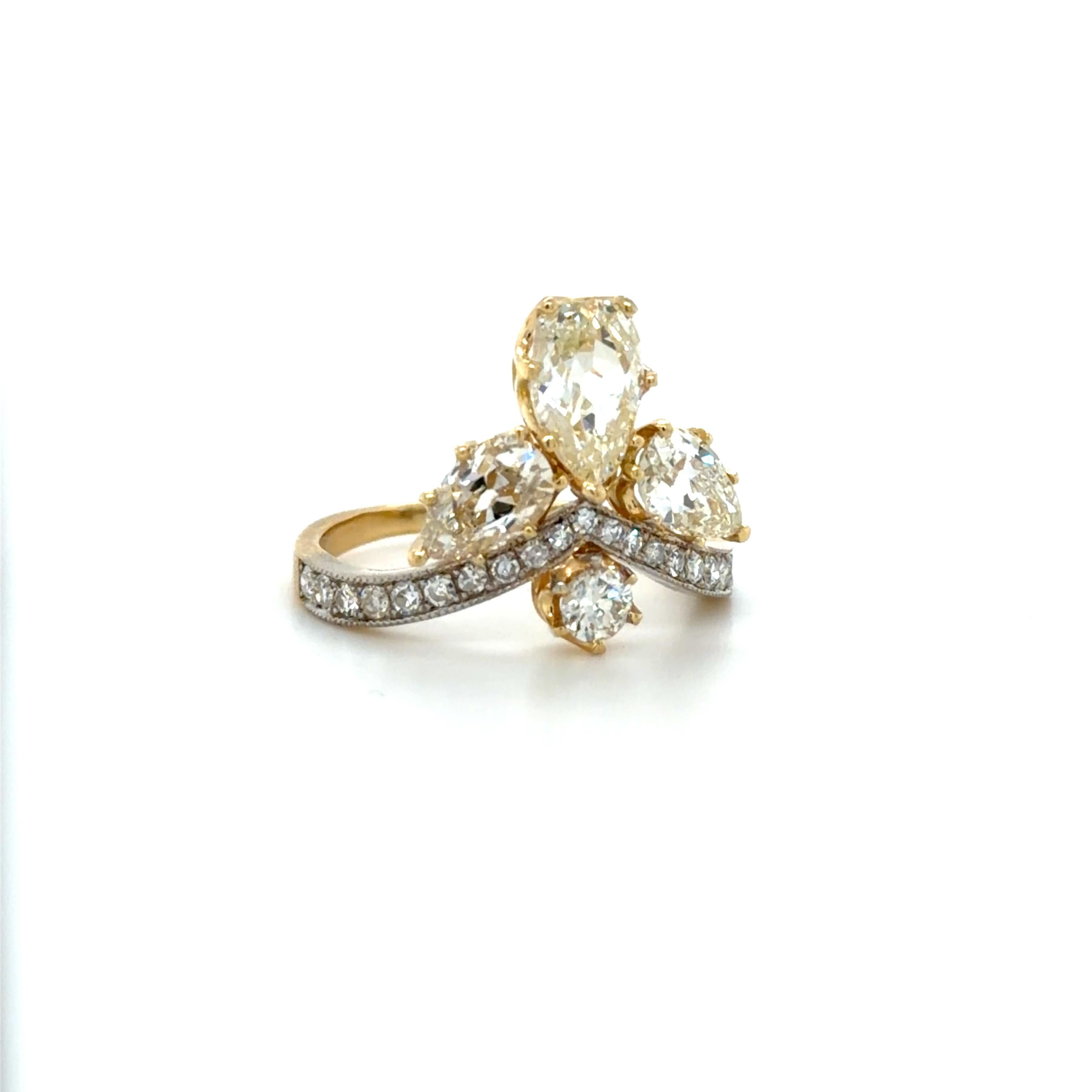 Bague Fleur de Lis en or bicolore et diamants Pour femmes en vente