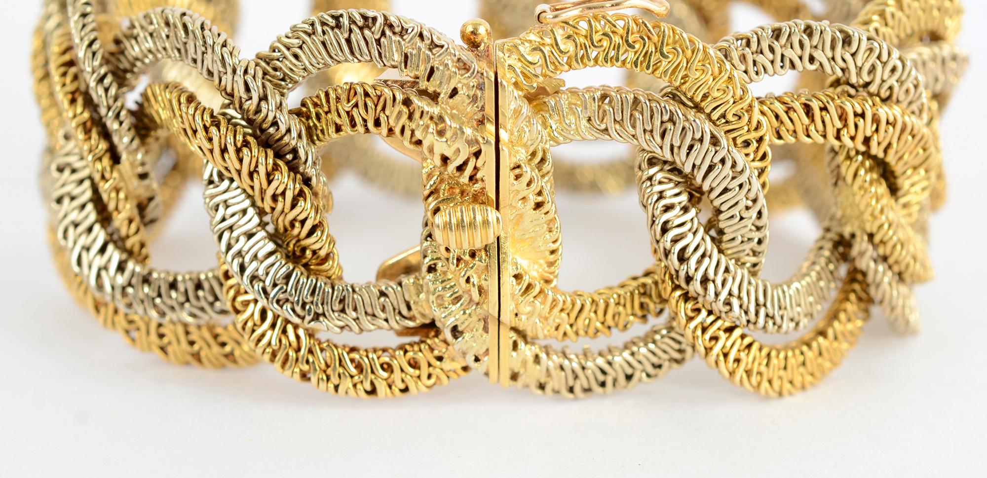 Bicolor Gold Overlapping Links Bracelet In Excellent Condition For Sale In Darnestown, MD