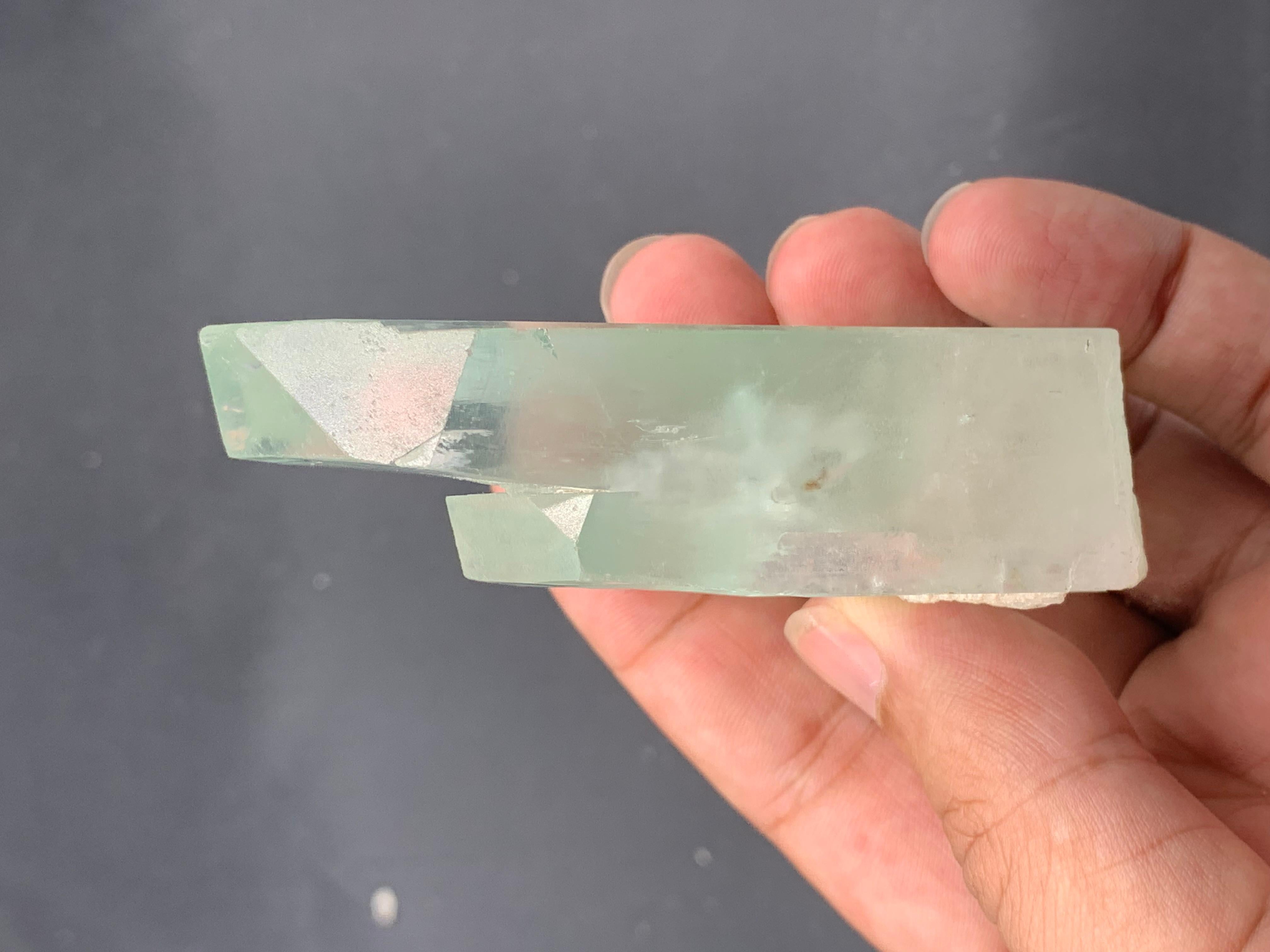 XXI secolo e contemporaneo Kunzite Hiddenite bicolore con annesso cristallo secondario dall'Afghanistan in vendita