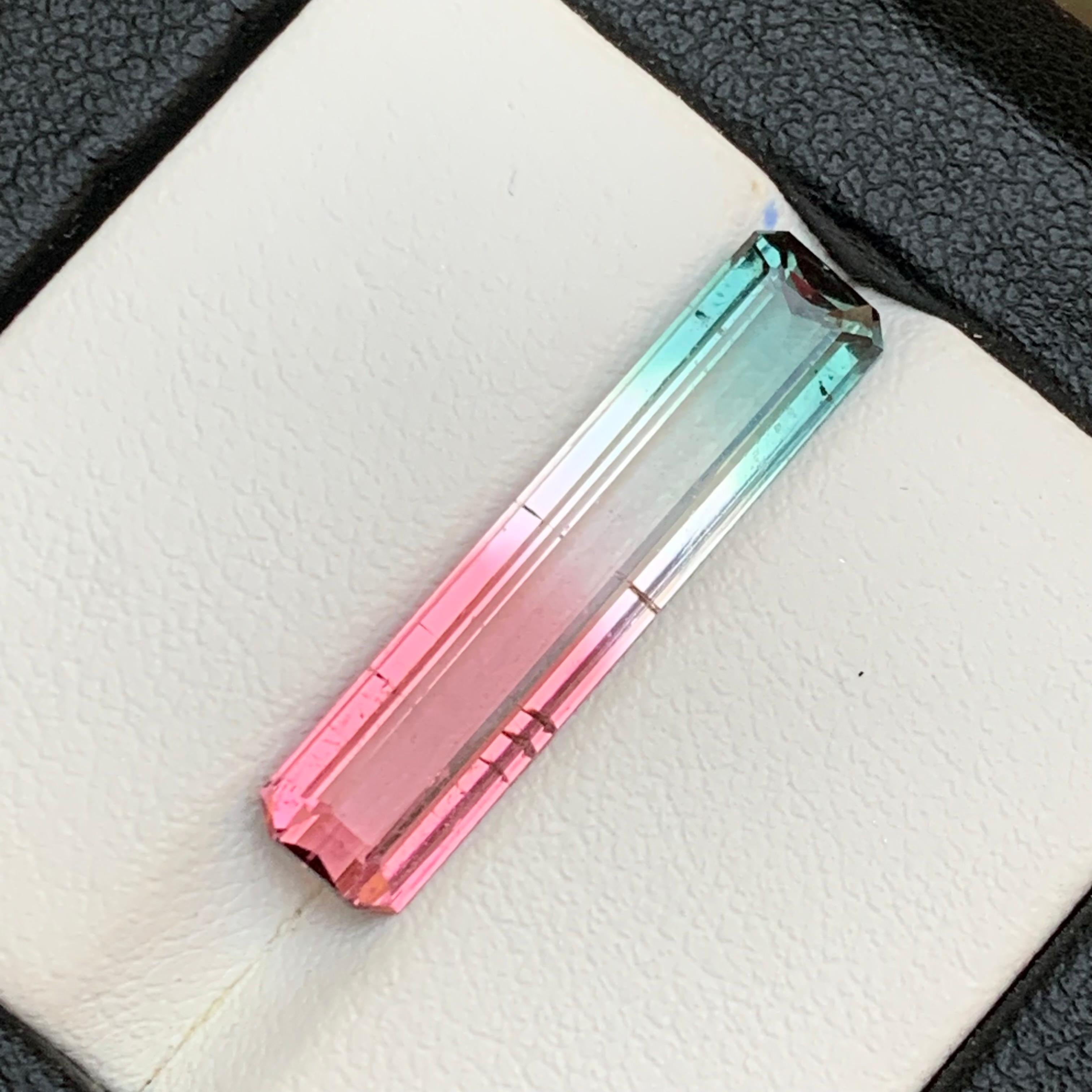 Rare Tourmaline naturelle bicolore rose et bleu verdâtre pour bague, collier, pendentif, bracelet ou toute autre monture - taille émeraude !

💎 TYPE DE PIERRE PRÉCIEUSE : Tourmaline
⚖️ POIDS : 6.20 Carats
🪚 SHAPE & CUT : Taille émeraude
📏 TAILLE