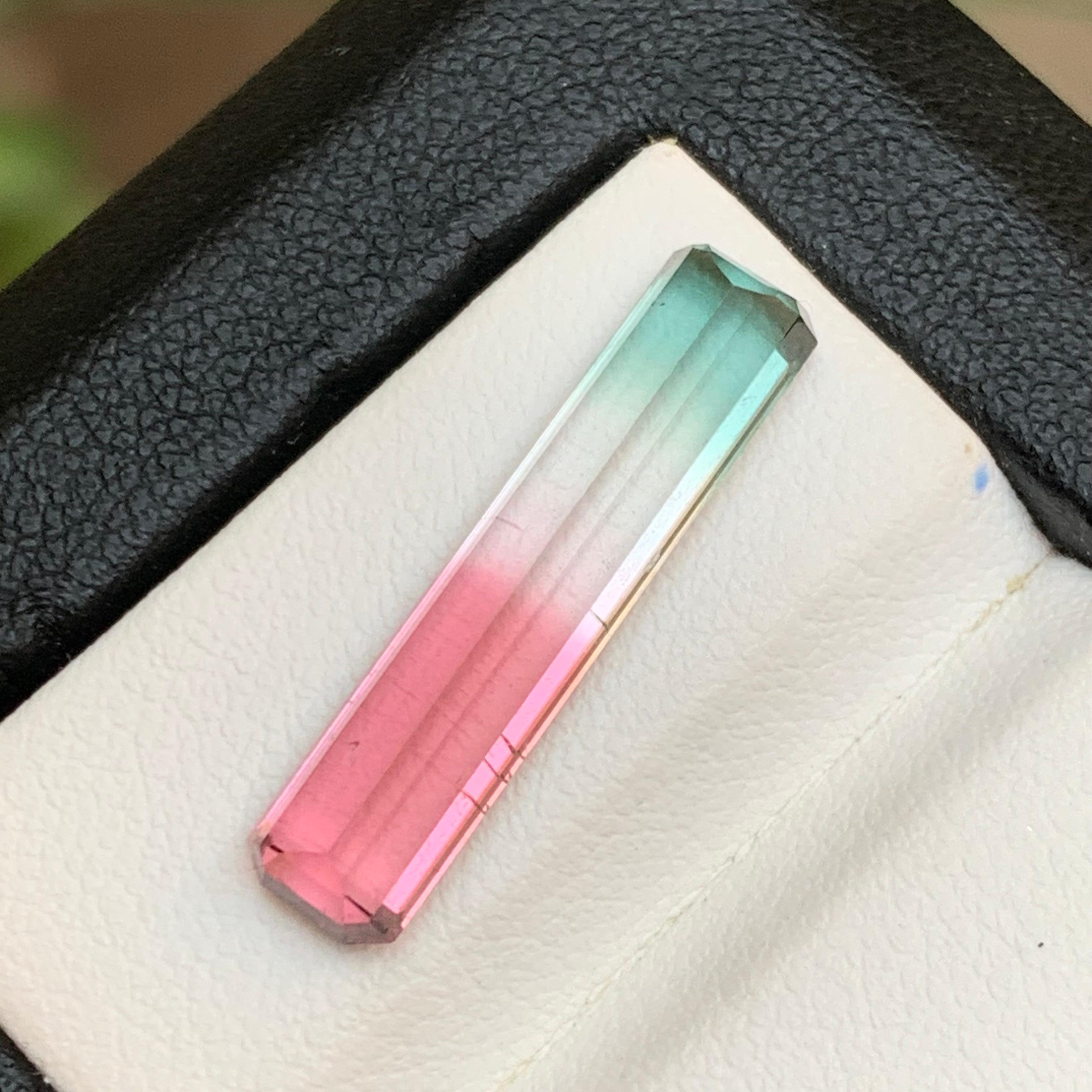 Bague et pendentif en tourmaline naturelle bicolore  Pierre précieuse en vrac 6,20 carats taille émeraude en vente 1