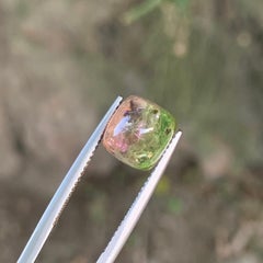 Gema de turmalina bicolor (rosa y verde oliva) en forma de cabujón para anillos y colgantes, 9 mm