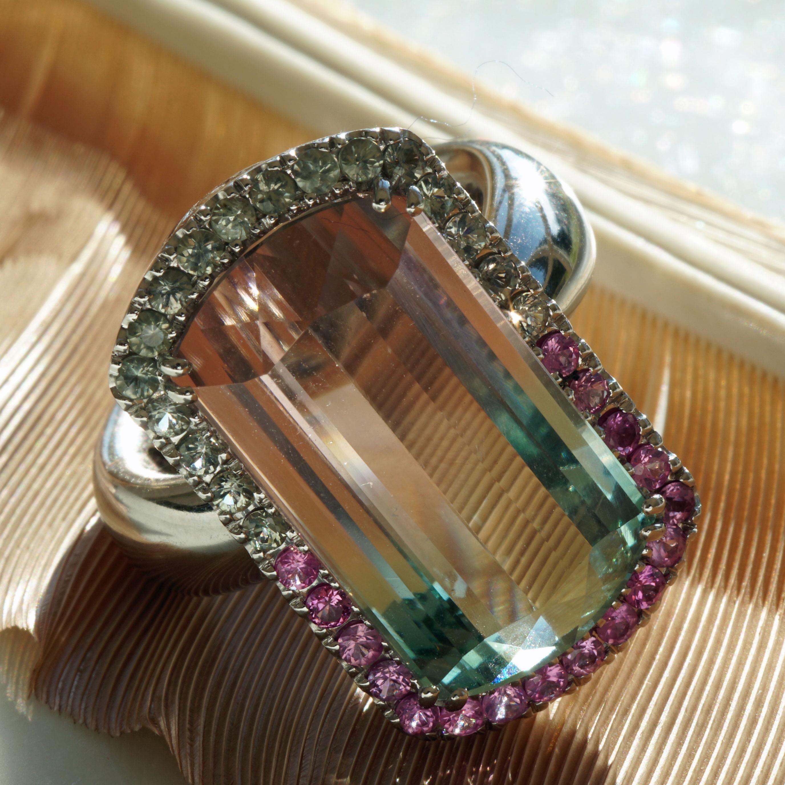 a piece of jewellery of the highest class, our goldsmith's workshop in Valenza (Italy) has created a piece of jewellery 