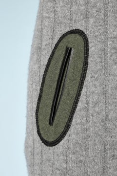 Robe en tricot gris bicolore et marine avec détails en cuir Louis Vuitton