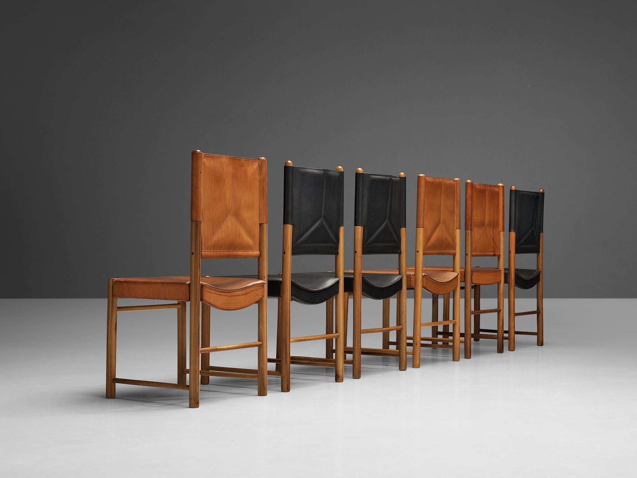 Bicolored Set of Six Italian Dining Chairs in Black and Cognac Leather In Good Condition In Waalwijk, NL