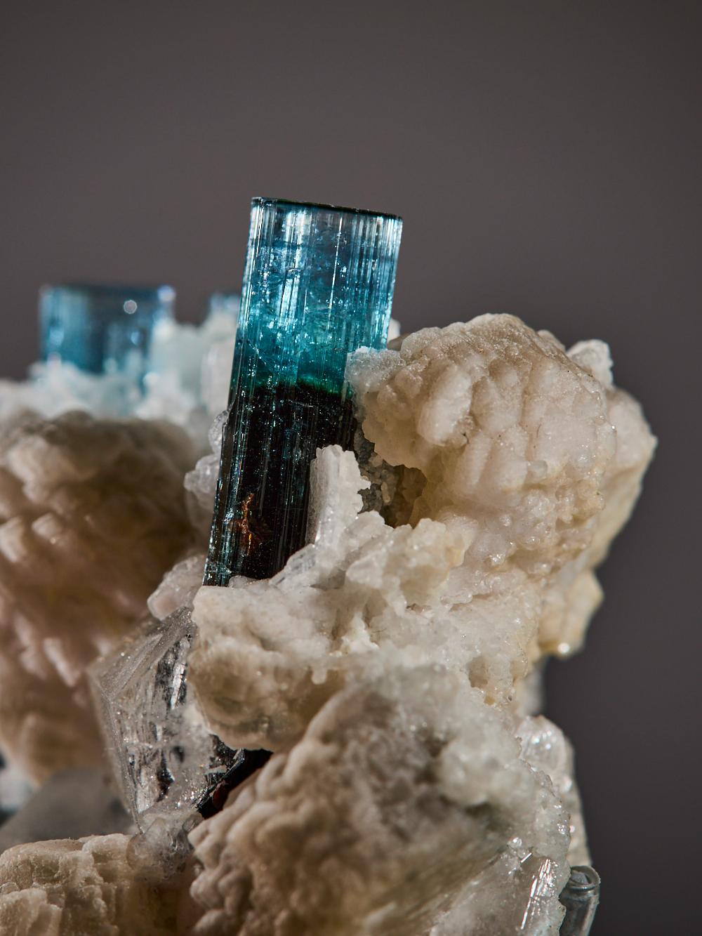 Elbaite bicolore su matrice in vendita 6