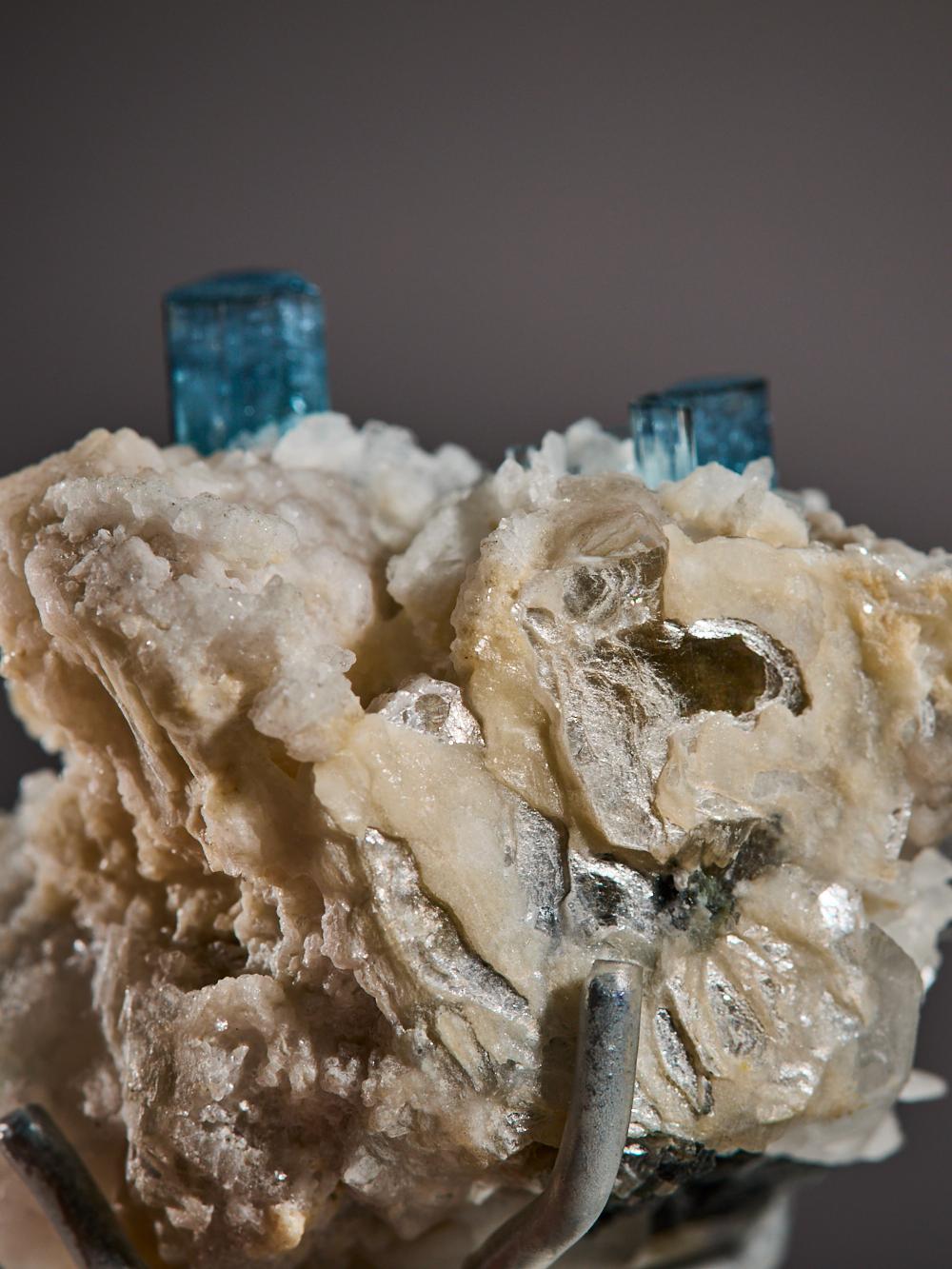 Elbaite bicolore su matrice in vendita 8